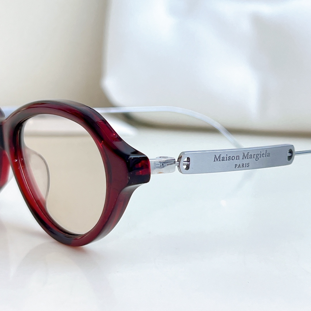  zP开模 纯钛笔 TITANIUM
Maison Margiela x Gentle Monster

