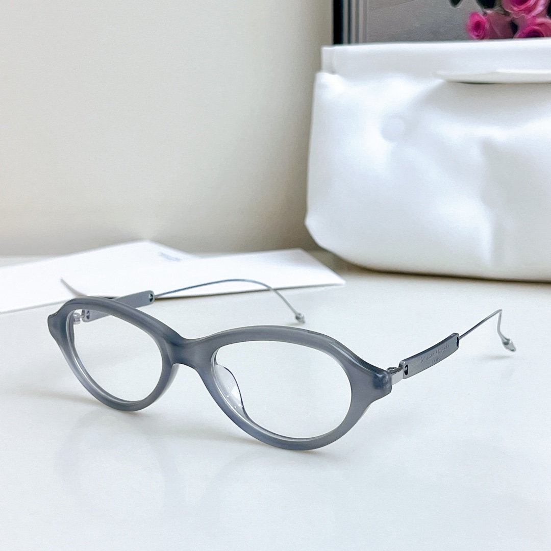  zP开模 纯钛笔 TITANIUM
Maison Margiela x Gentle Monster
