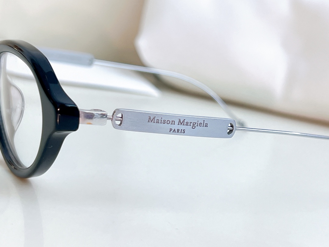  zP开模 纯钛笔 TITANIUM
Maison Margiela x Gentle Monster

