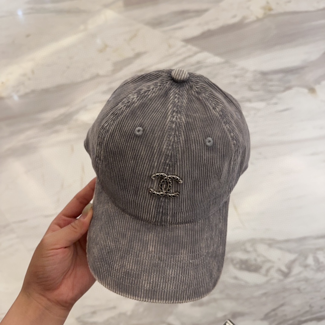 


香奈儿 新款高品质丝绒棒球帽，高级定制，做工精细，欧美时尚风格，