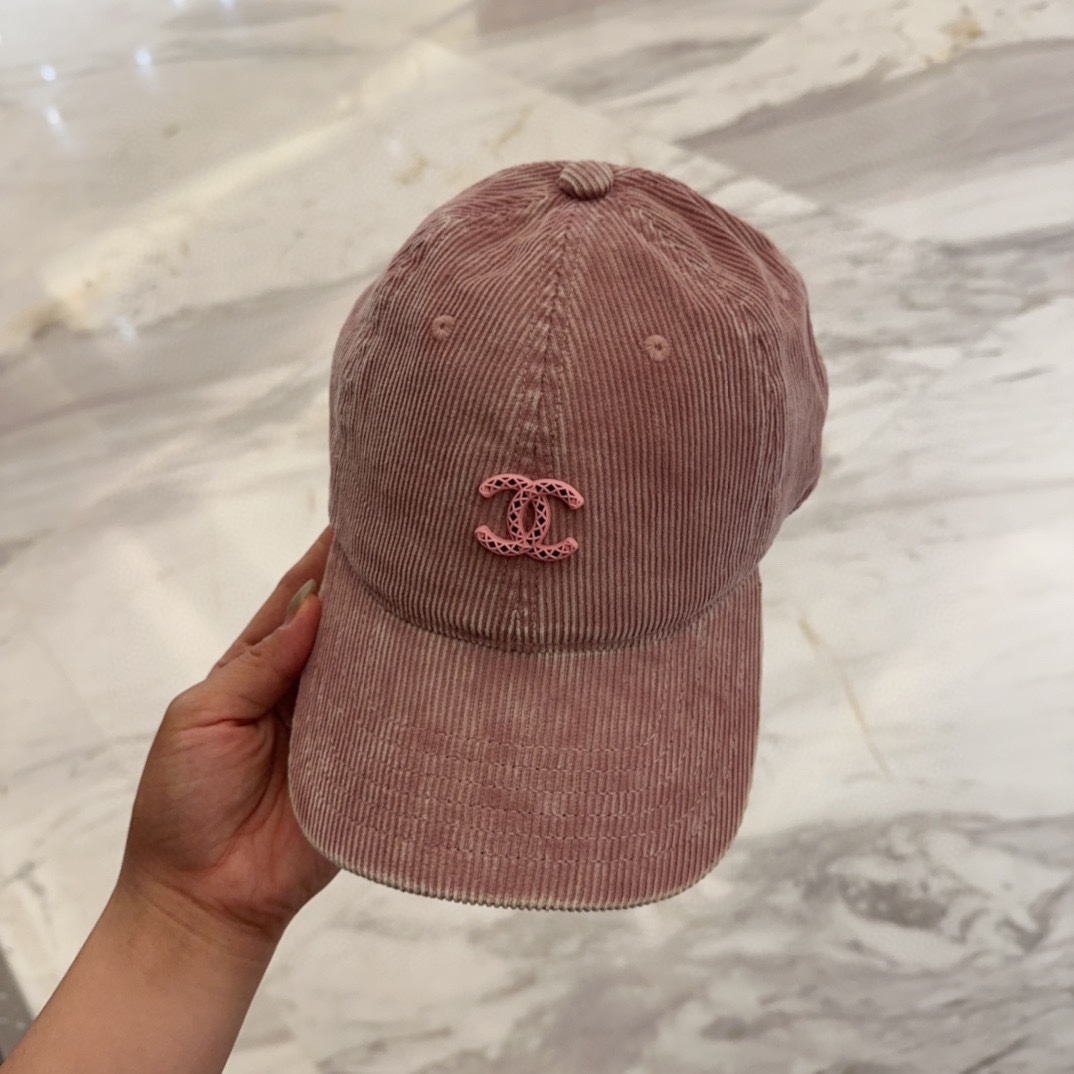 


香奈儿 新款高品质丝绒棒球帽，高级定制，做工精细，欧美时尚风格，