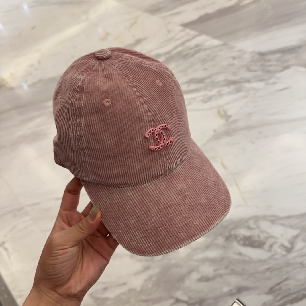 


香奈儿 新款高品质丝绒棒球帽，高级定制，做工精细，欧美时尚风格，