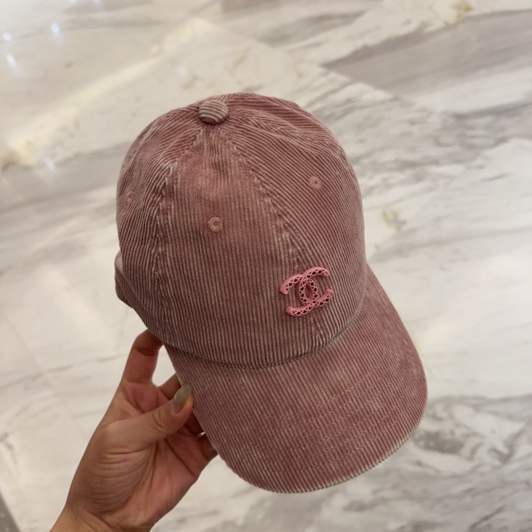 


香奈儿 新款高品质丝绒棒球帽，高级定制，做工精细，欧美时尚风格，