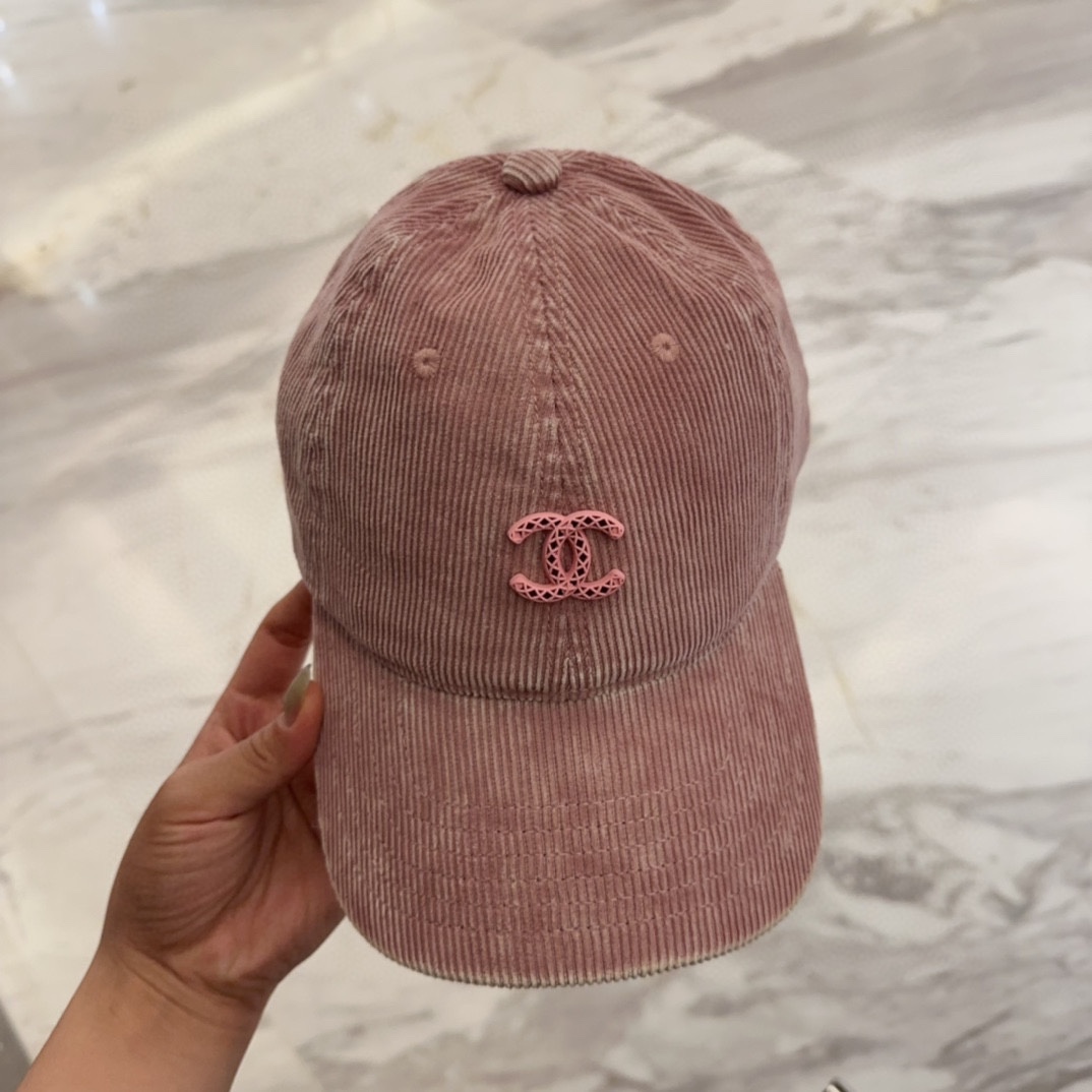 


香奈儿 新款高品质丝绒棒球帽，高级定制，做工精细，欧美时尚风格，