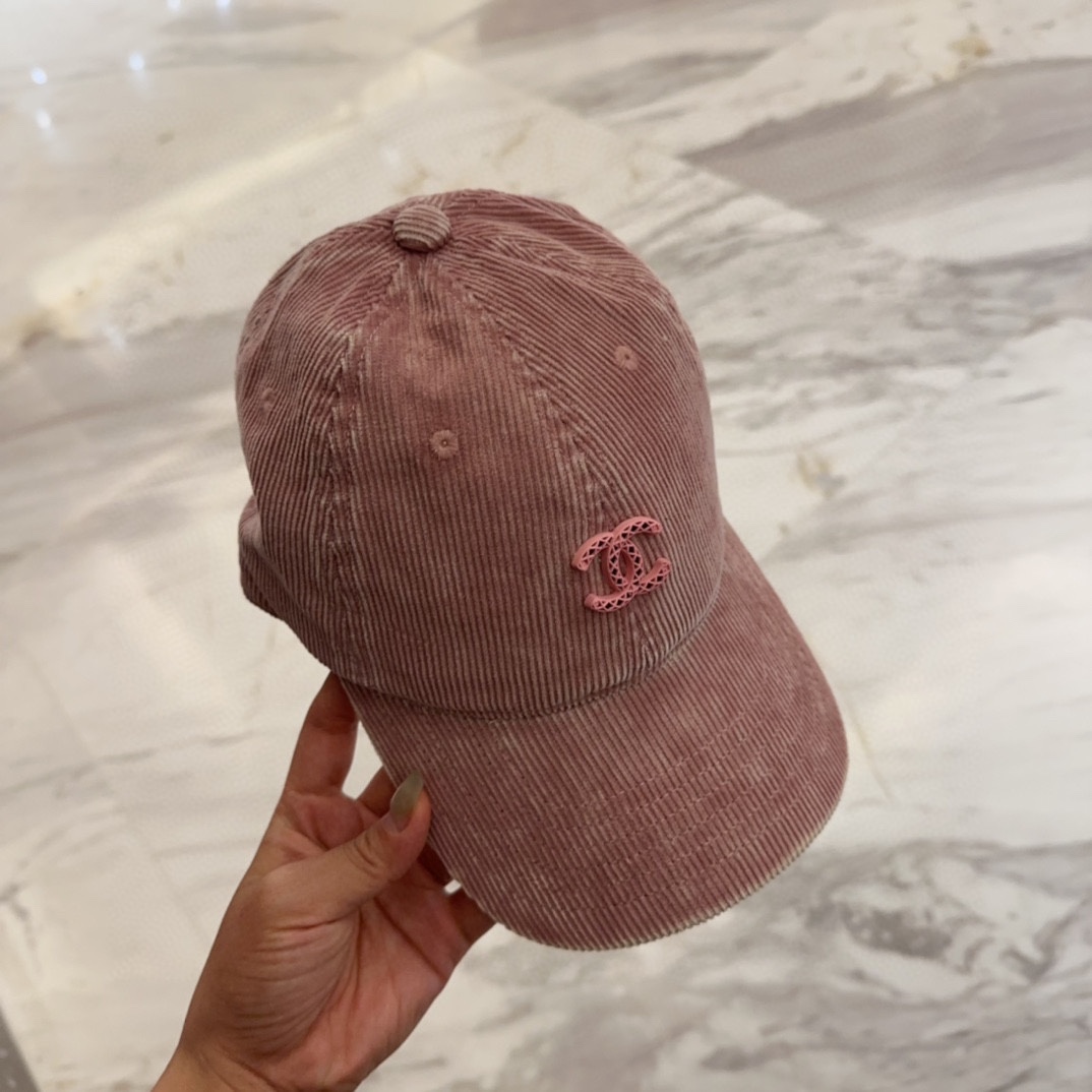 


香奈儿 新款高品质丝绒棒球帽，高级定制，做工精细，欧美时尚风格，