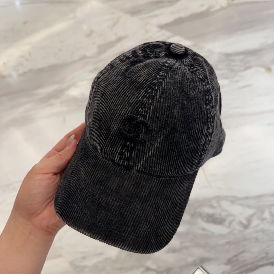 


香奈儿 新款高品质丝绒棒球帽，高级定制，做工精细，欧美时尚风格，