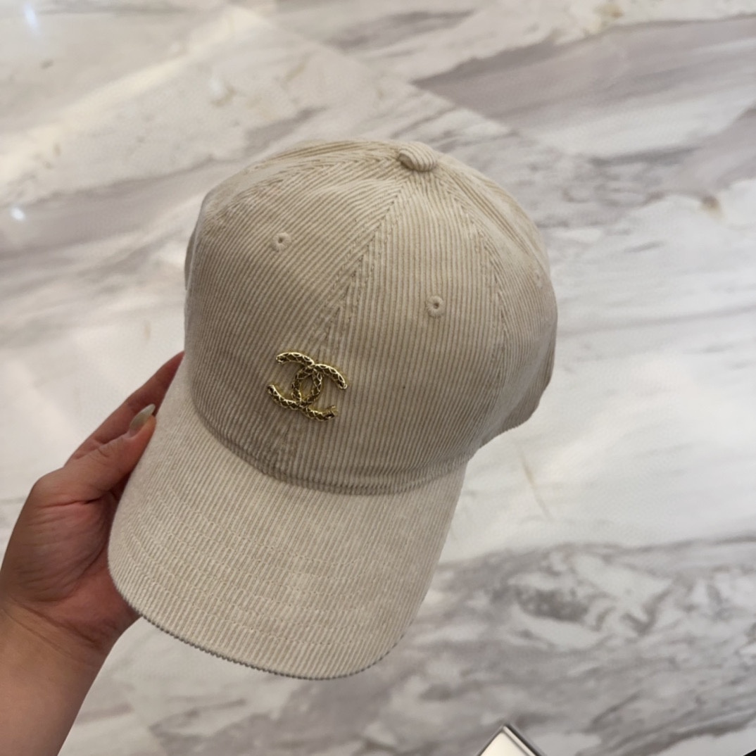 


香奈儿 新款高品质丝绒棒球帽，高级定制，做工精细，欧美时尚风格，