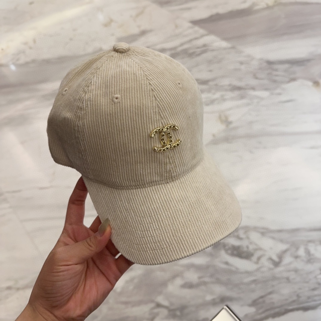 


香奈儿 新款高品质丝绒棒球帽，高级定制，做工精细，欧美时尚风格，