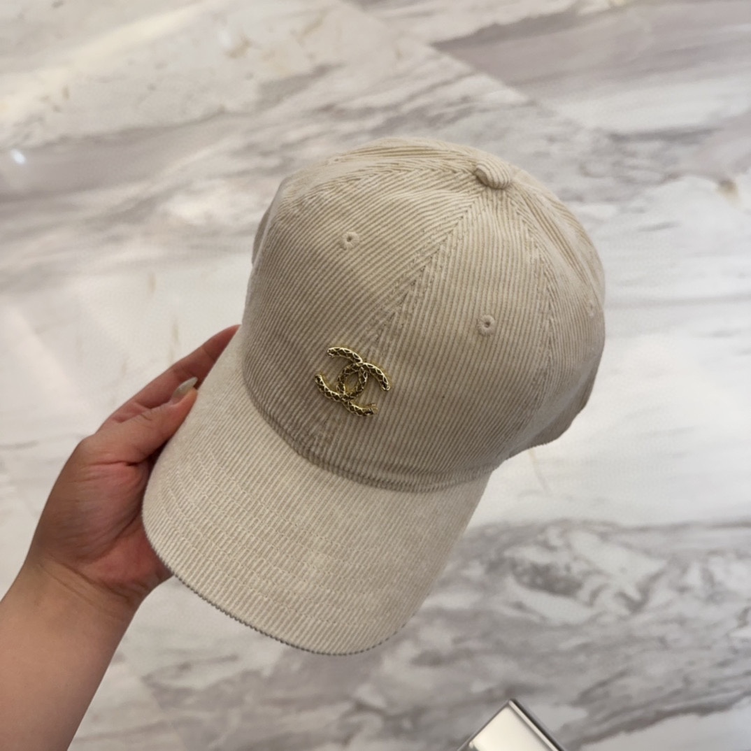 


香奈儿 新款高品质丝绒棒球帽，高级定制，做工精细，欧美时尚风格，