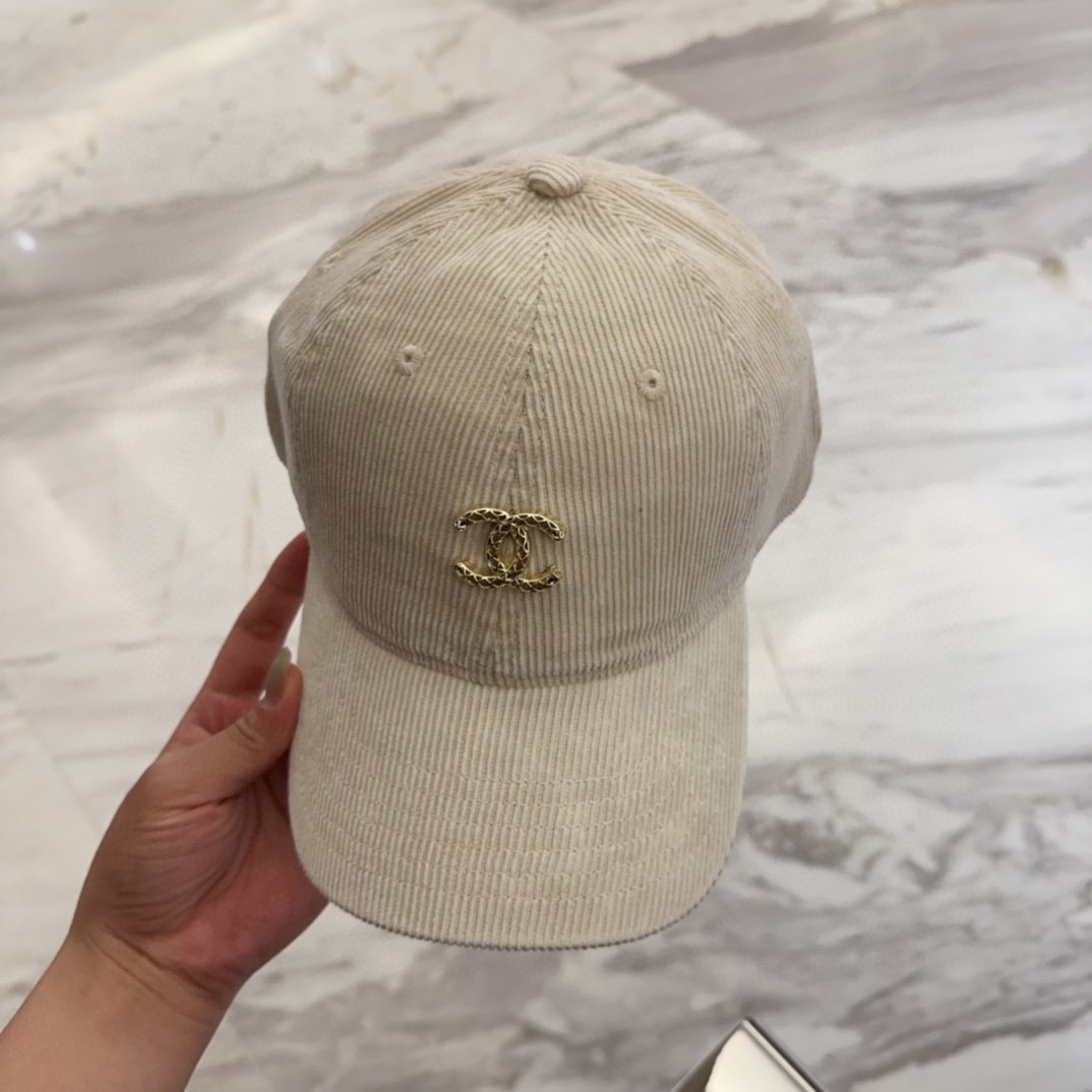 


香奈儿 新款高品质丝绒棒球帽，高级定制，做工精细，欧美时尚风格，