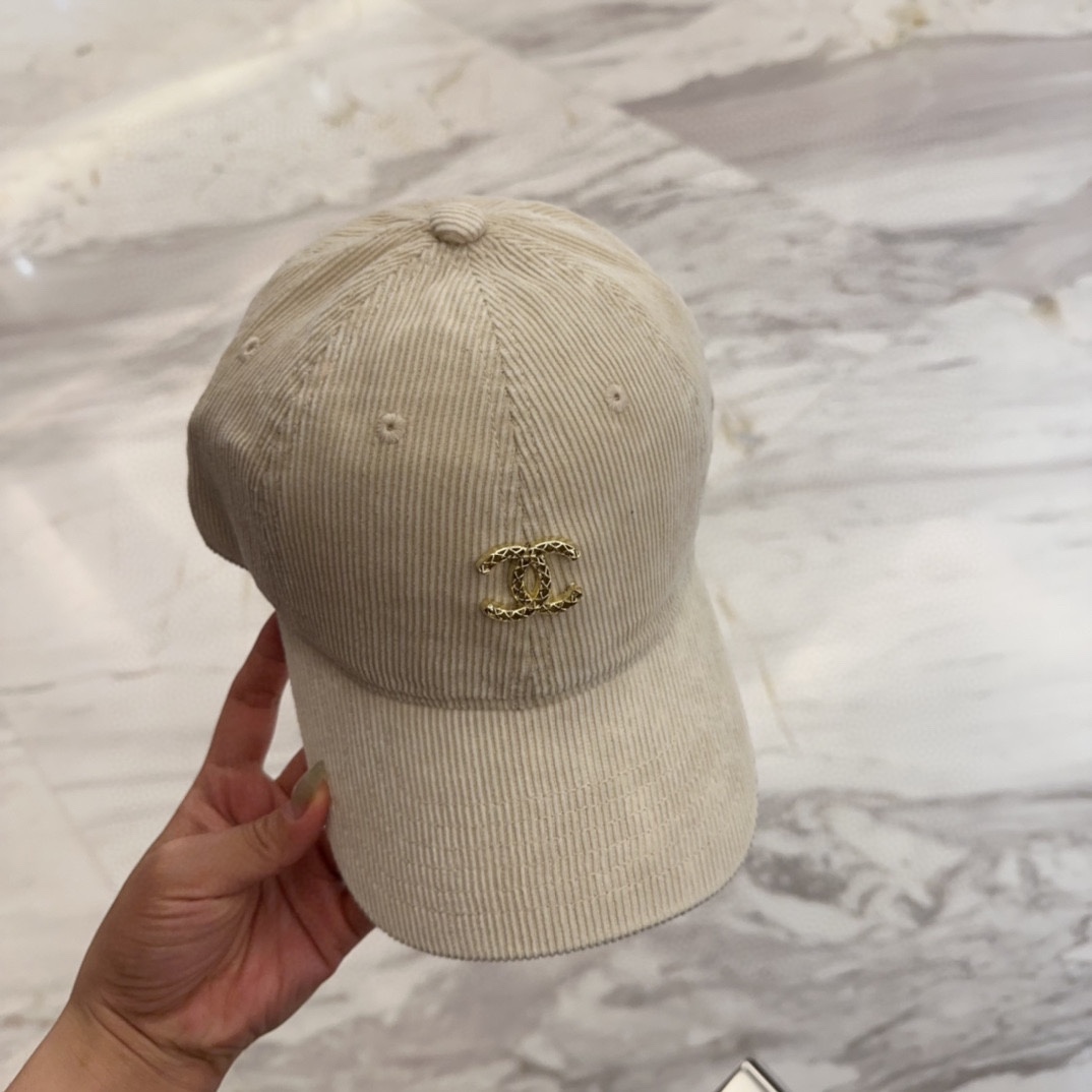 


香奈儿 新款高品质丝绒棒球帽，高级定制，做工精细，欧美时尚风格，