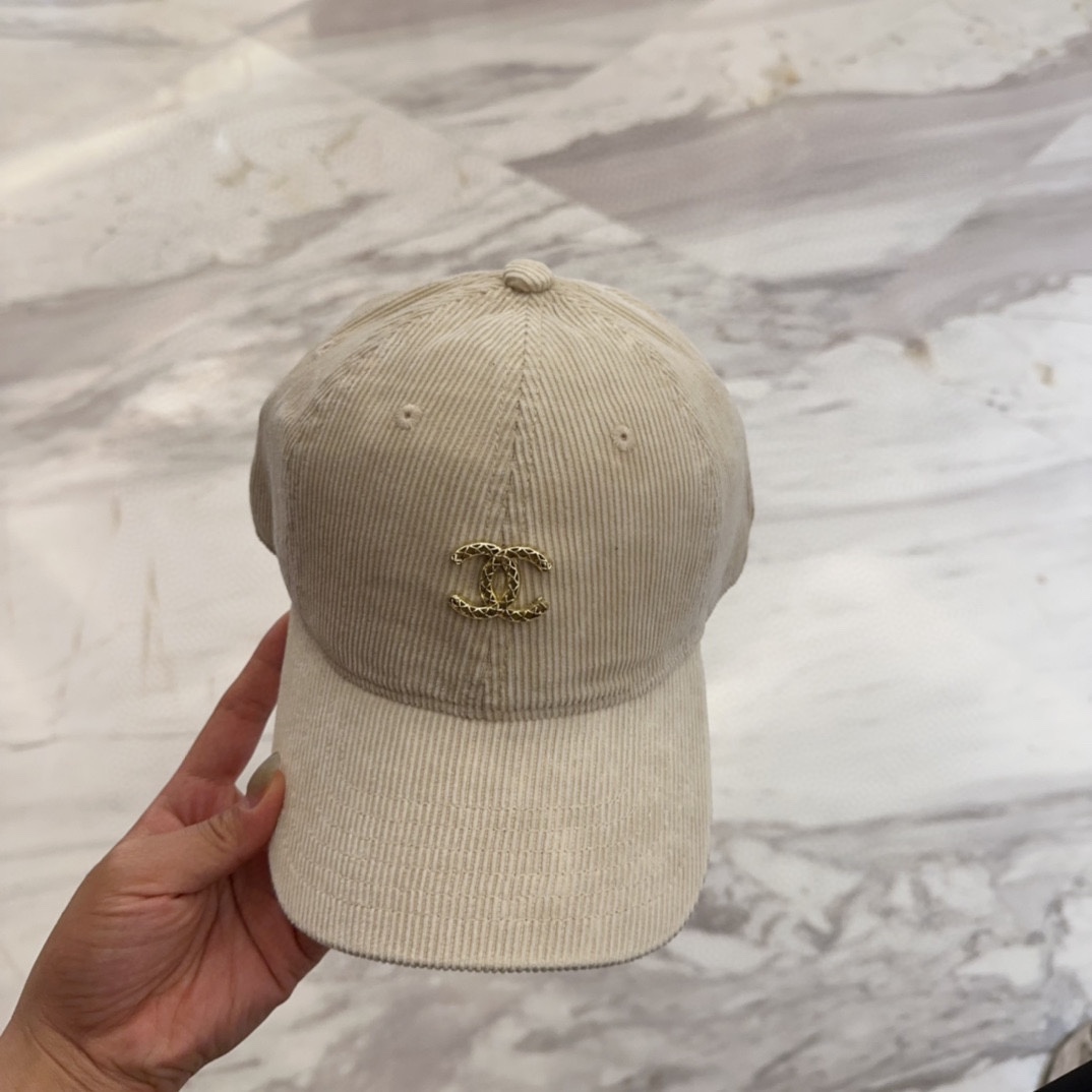 


香奈儿 新款高品质丝绒棒球帽，高级定制，做工精细，欧美时尚风格，