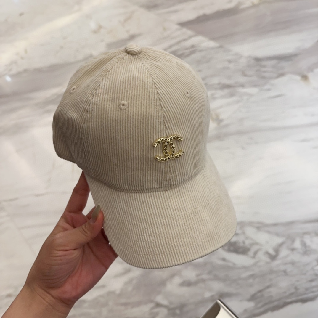 


香奈儿 新款高品质丝绒棒球帽，高级定制，做工精细，欧美时尚风格，