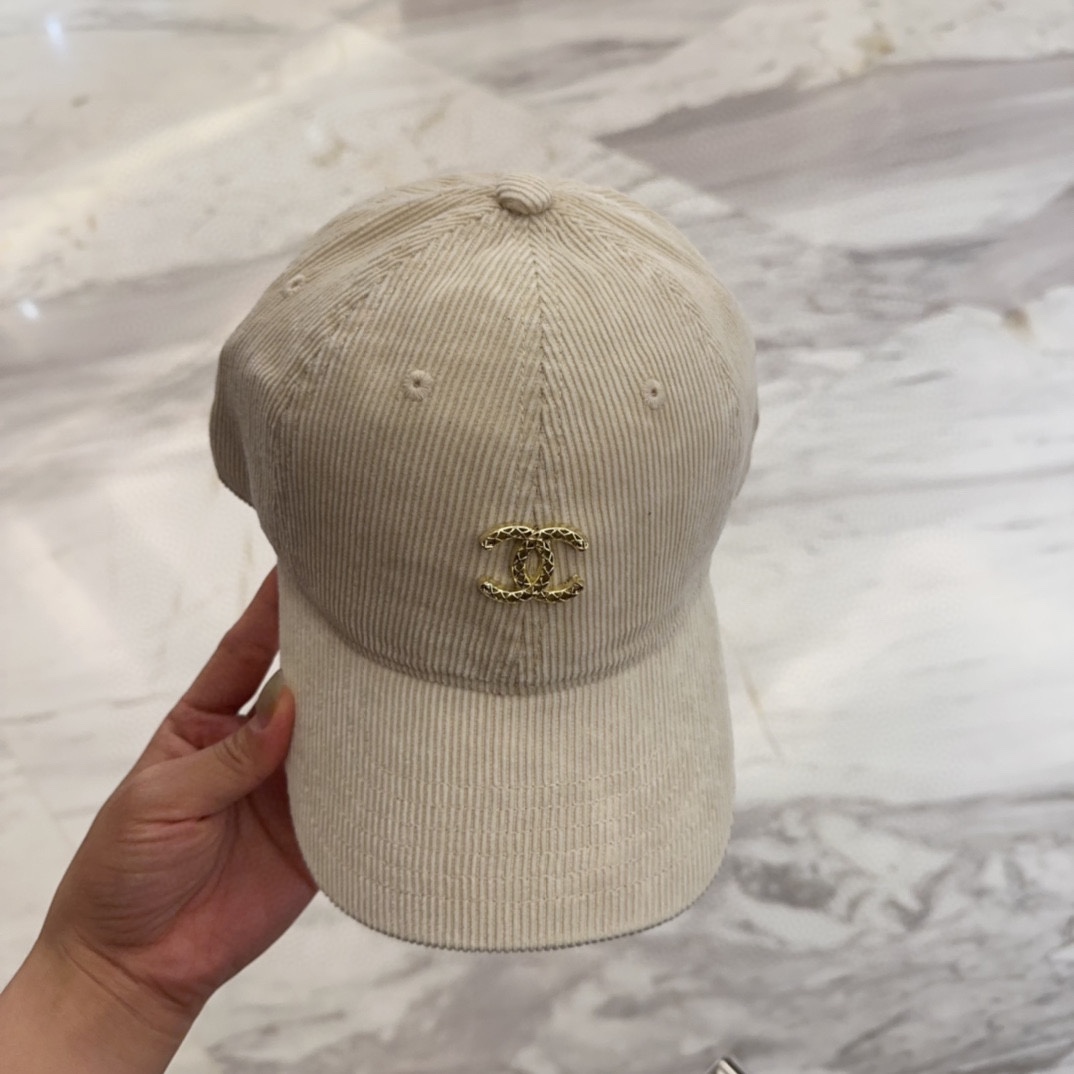 


香奈儿 新款高品质丝绒棒球帽，高级定制，做工精细，欧美时尚风格，