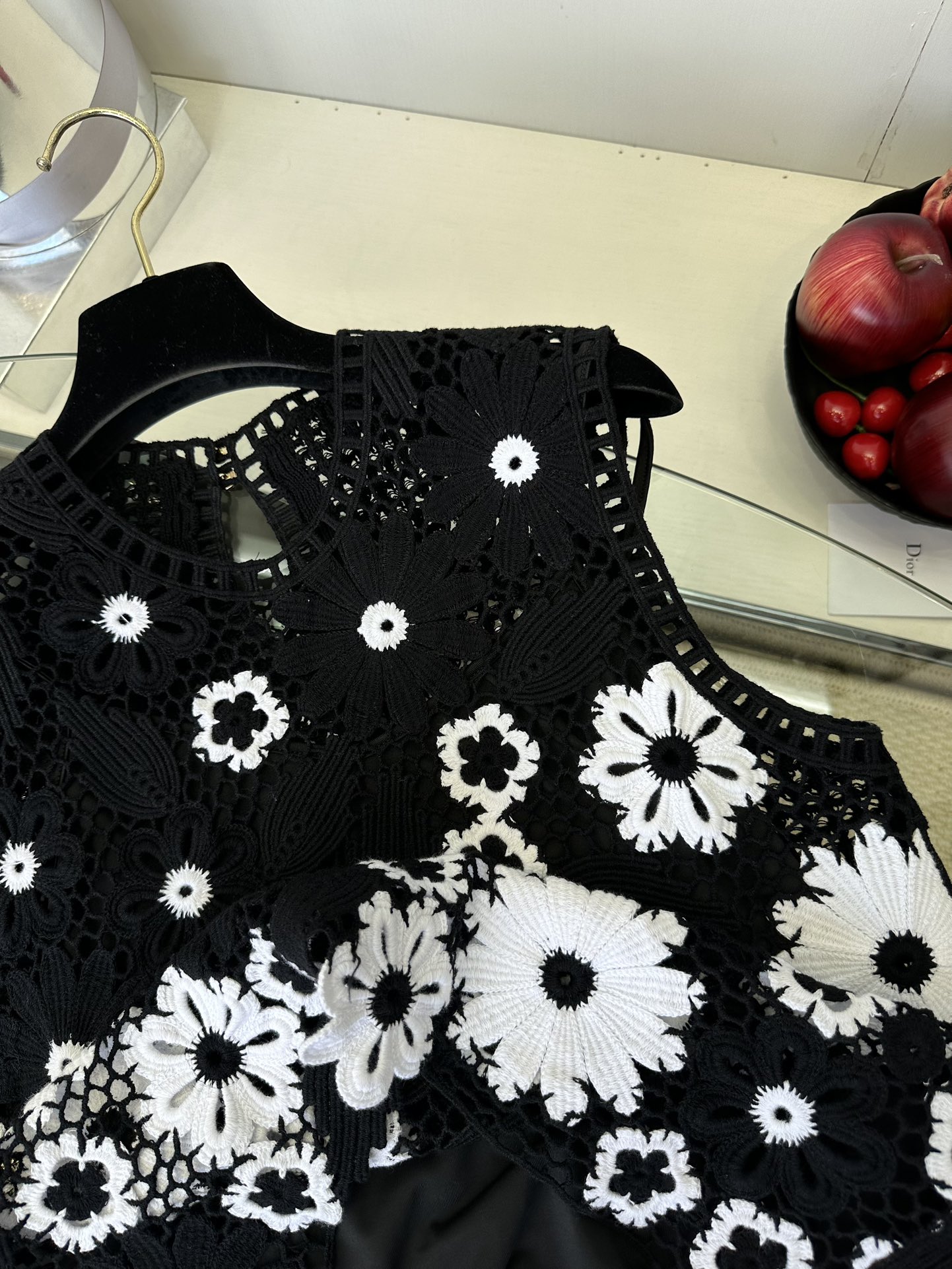 Maje Crochet Floral Top - Elegant Black and White Knit Blouse 7 i1749794069 4156 5
