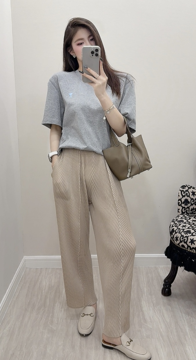 NO:430973,Very easy to wear!  !  !  It can really tolerate any body shape!  The drapes are skinny, and it is cool when worn in summer. From the physical and texture, it is irritating~!  !  ,alexander wang19860909贼好穿！！！ 真的可以包容任何身材！ 垂坠有骨感,夏天穿在身上凉凉的 从体感和质感上,都赢麻了~！！,,alexander wang,Women's clothing