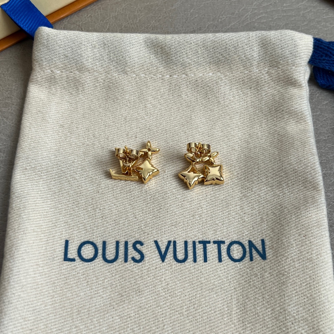 【】原单货 LV 耳钉🔹🔹Louis Vuitton 路易威登 🔹专柜一致材质 火爆款出货 设计独特 复