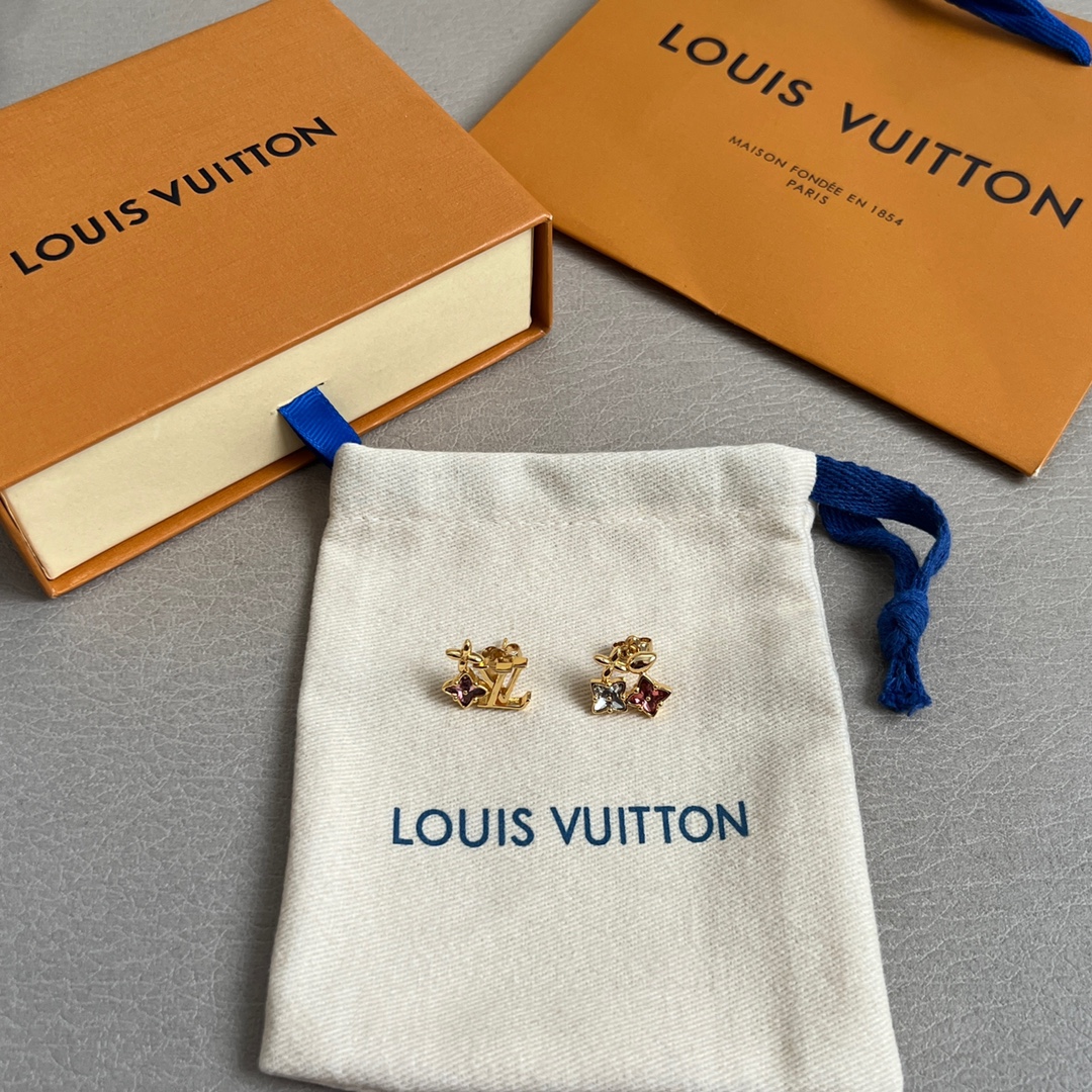 【】原单货 LV 耳钉🔹🔹Louis Vuitton 路易威登 🔹专柜一致材质 火爆款出货 设计独特 复