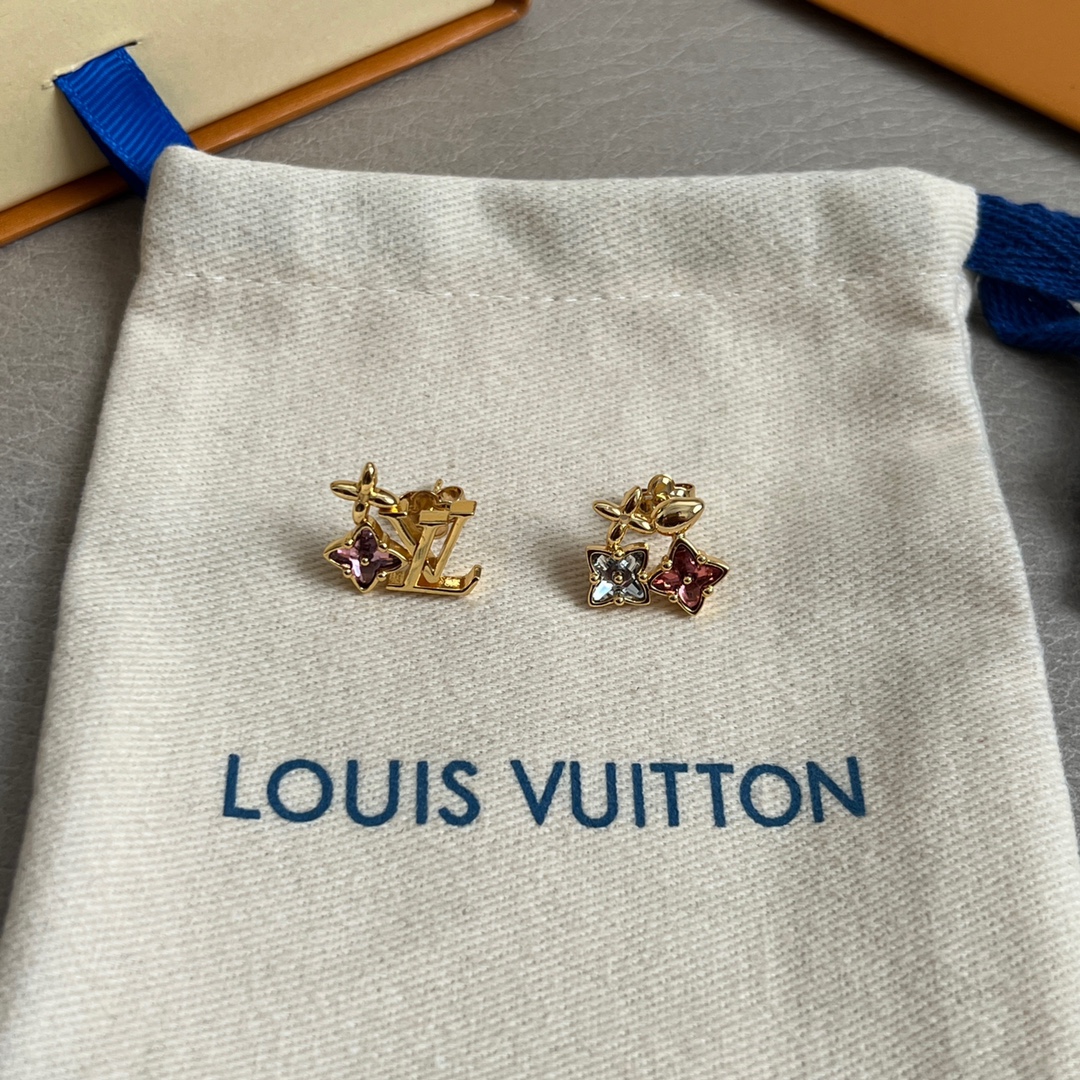 【】原单货 LV 耳钉🔹🔹Louis Vuitton 路易威登 🔹专柜一致材质 火爆款出货 设计独特 复