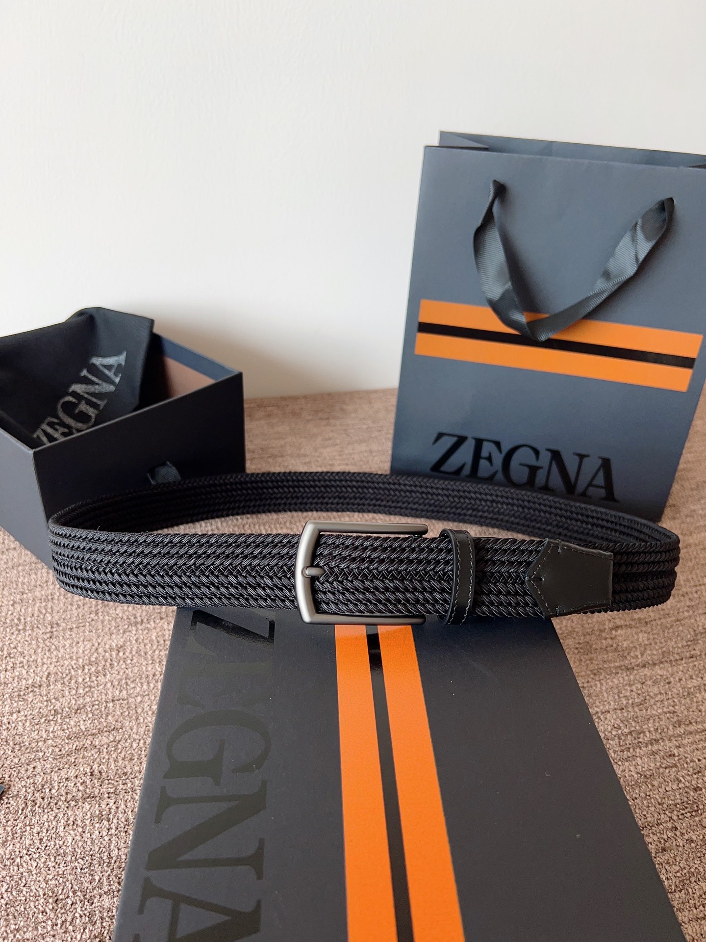 Ermenegildo Zegna 宽 2.5cm · 代购级 杰尼亚 人造丝麻编织 内部高达25股单独高弹力橡筋外层柔软丝滑手感恰如真丝织带弹力和透气性比一般纯棉织带高几个等级夏季清爽穿搭首选