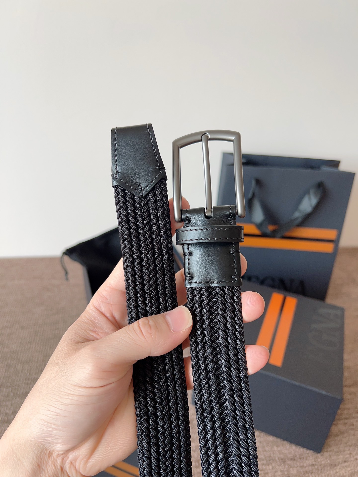 Ermenegildo Zegna 宽 2.5cm · 代购级 杰尼亚 人造丝麻编织 内部高达25股单独高弹力橡筋外层柔软丝滑手感恰如真丝织带弹力和透气性比一般纯棉织带高几个等级夏季清爽穿搭首选