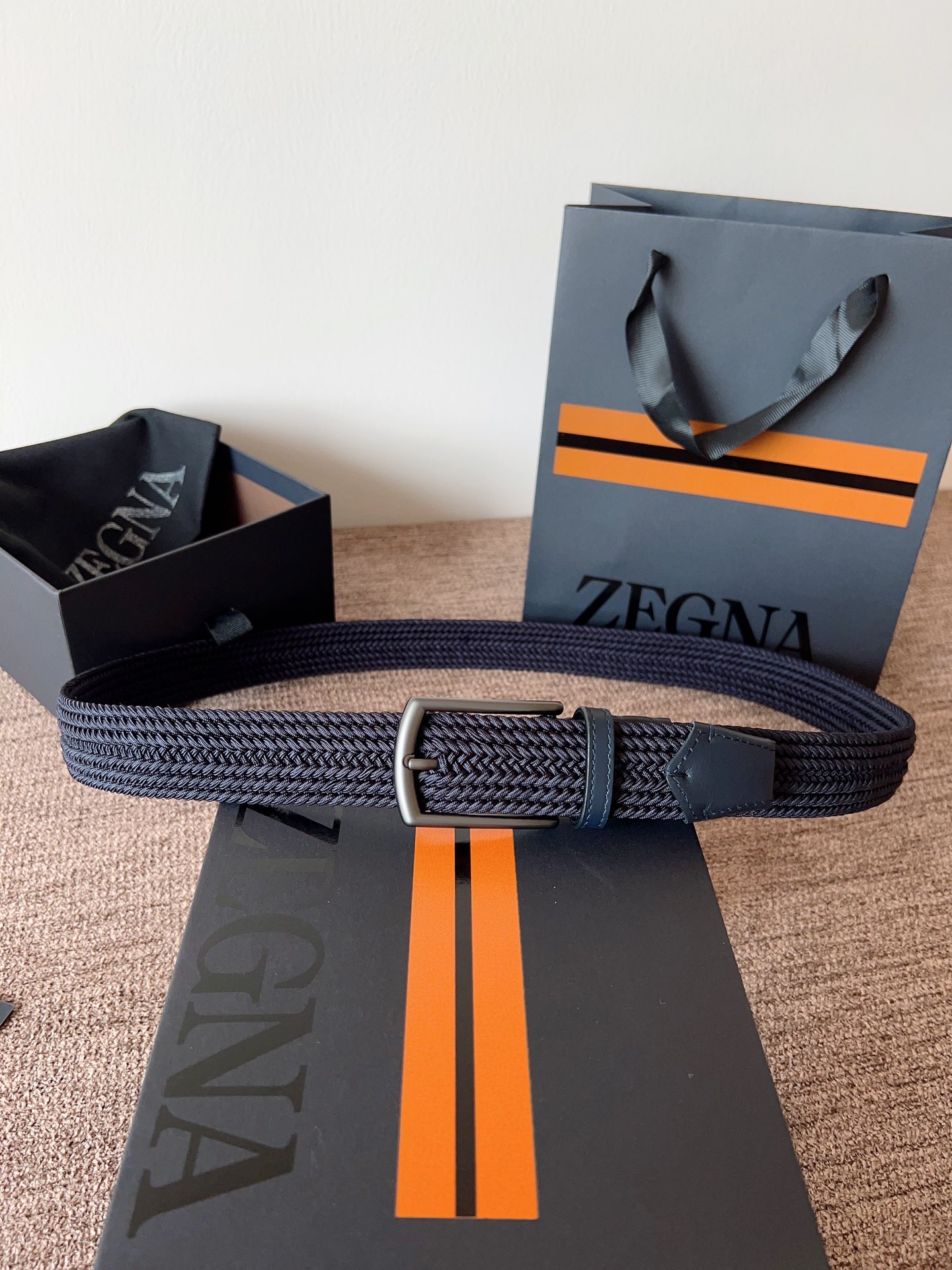 Ermenegildo Zegna 宽 2.5cm · 代购级 杰尼亚 人造丝麻编织 内部高达25股单独高弹力橡筋外层柔软丝滑手感恰如真丝织带弹力和透气性比一般纯棉织带高几个等级夏季清爽穿搭首选
