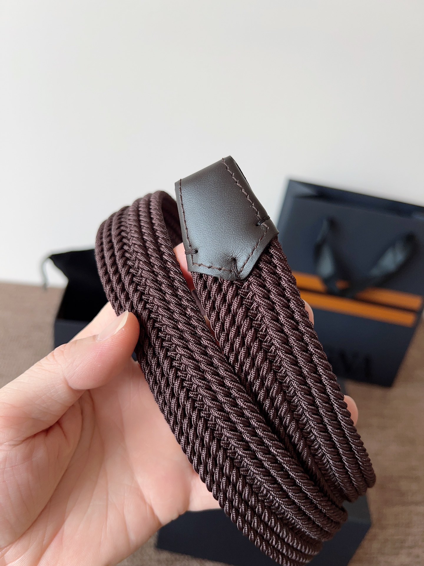 Ermenegildo Zegna 宽 2.5cm · 代购级 杰尼亚 人造丝麻编织 内部高达25股单独高弹力橡筋外层柔软丝滑手感恰如真丝织带弹力和透气性比一般纯棉织带高几个等级夏季清爽穿搭首选