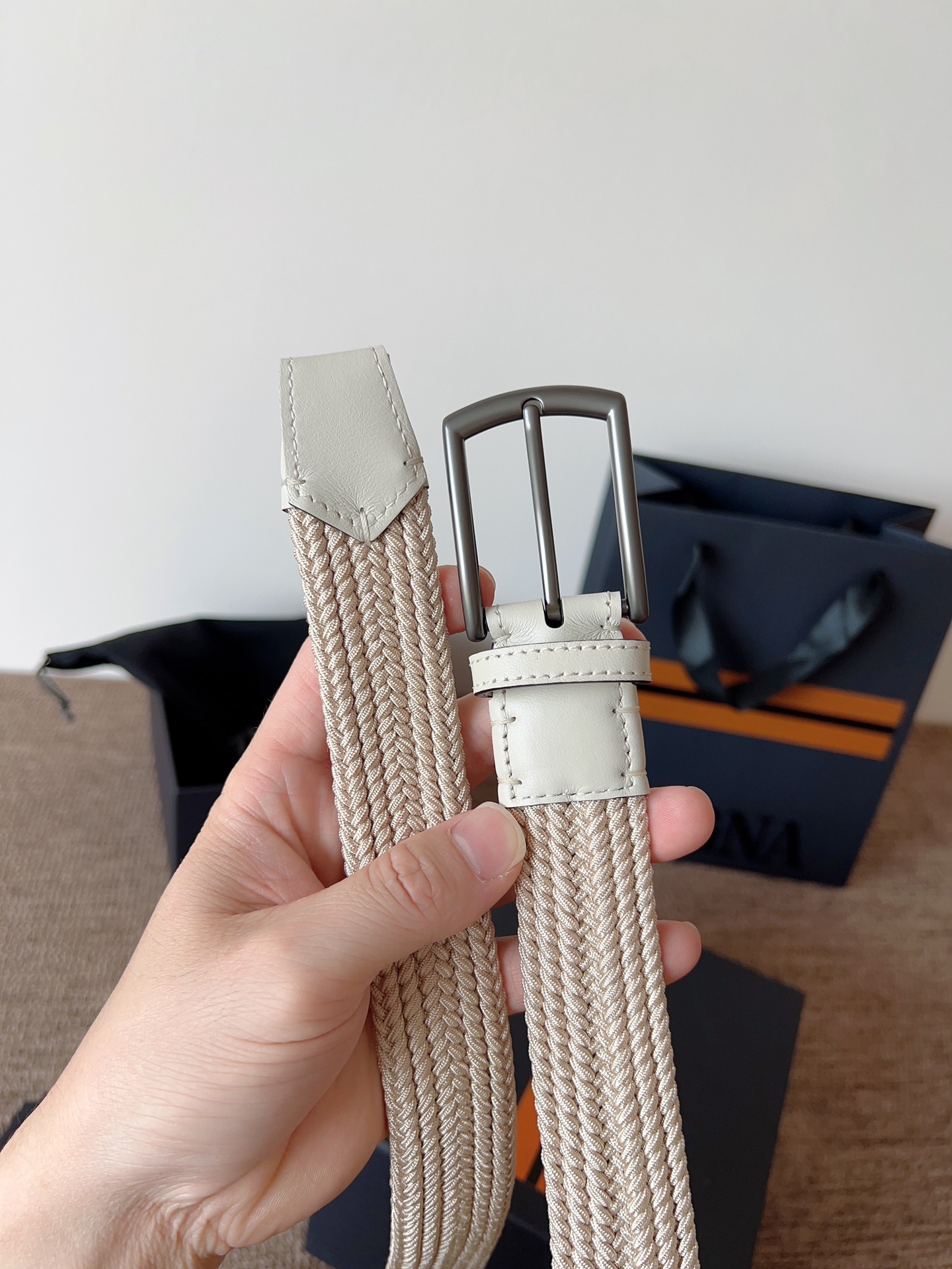 Ermenegildo Zegna 宽 2.5cm · 代购级 杰尼亚 人造丝麻编织 内部高达25股单独高弹力橡筋外层柔软丝滑手感恰如真丝织带弹力和透气性比一般纯棉织带高几个等级夏季清爽穿搭首选