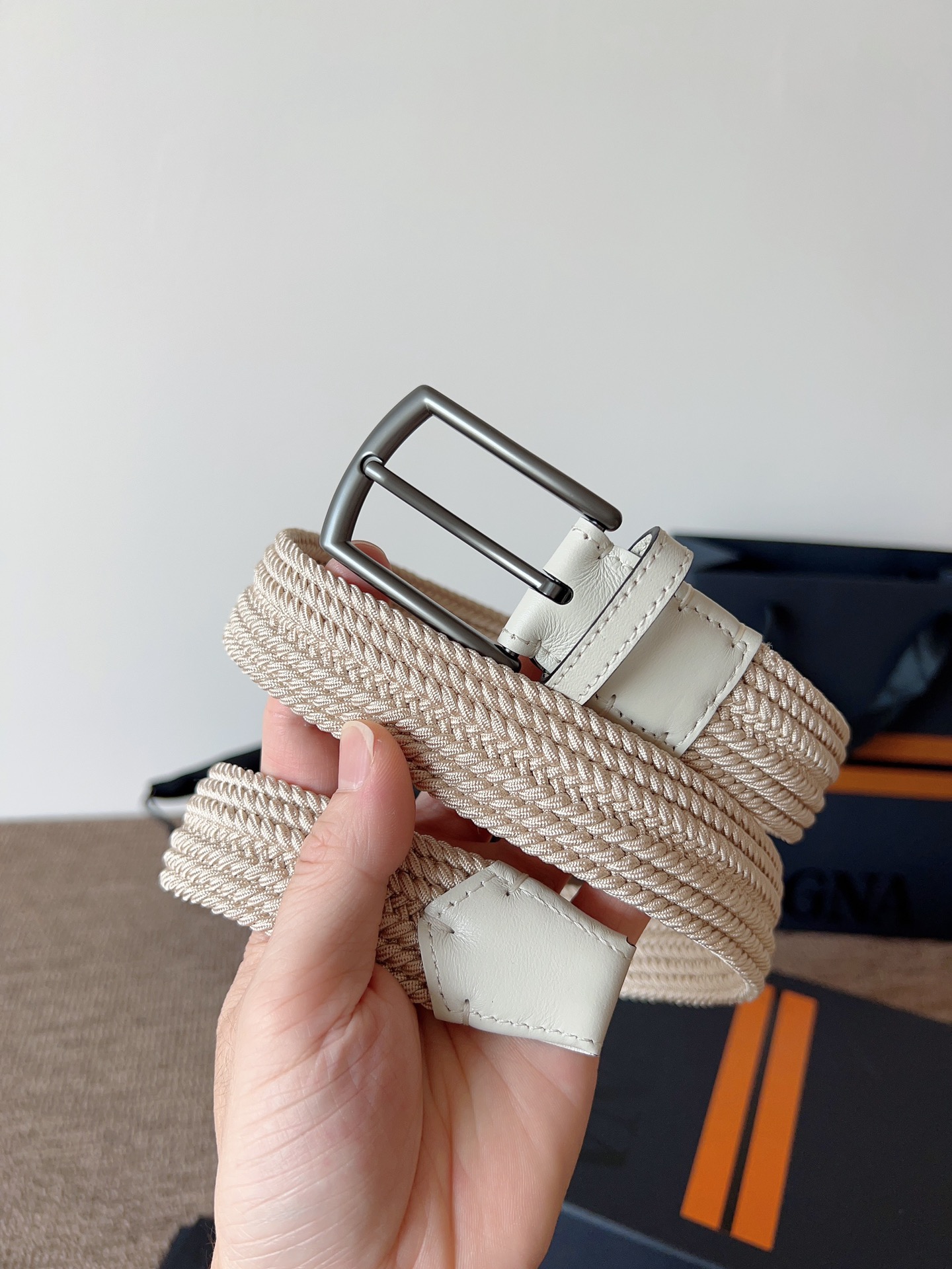 Ermenegildo Zegna 宽 2.5cm · 代购级 杰尼亚 人造丝麻编织 内部高达25股单独高弹力橡筋外层柔软丝滑手感恰如真丝织带弹力和透气性比一般纯棉织带高几个等级夏季清爽穿搭首选