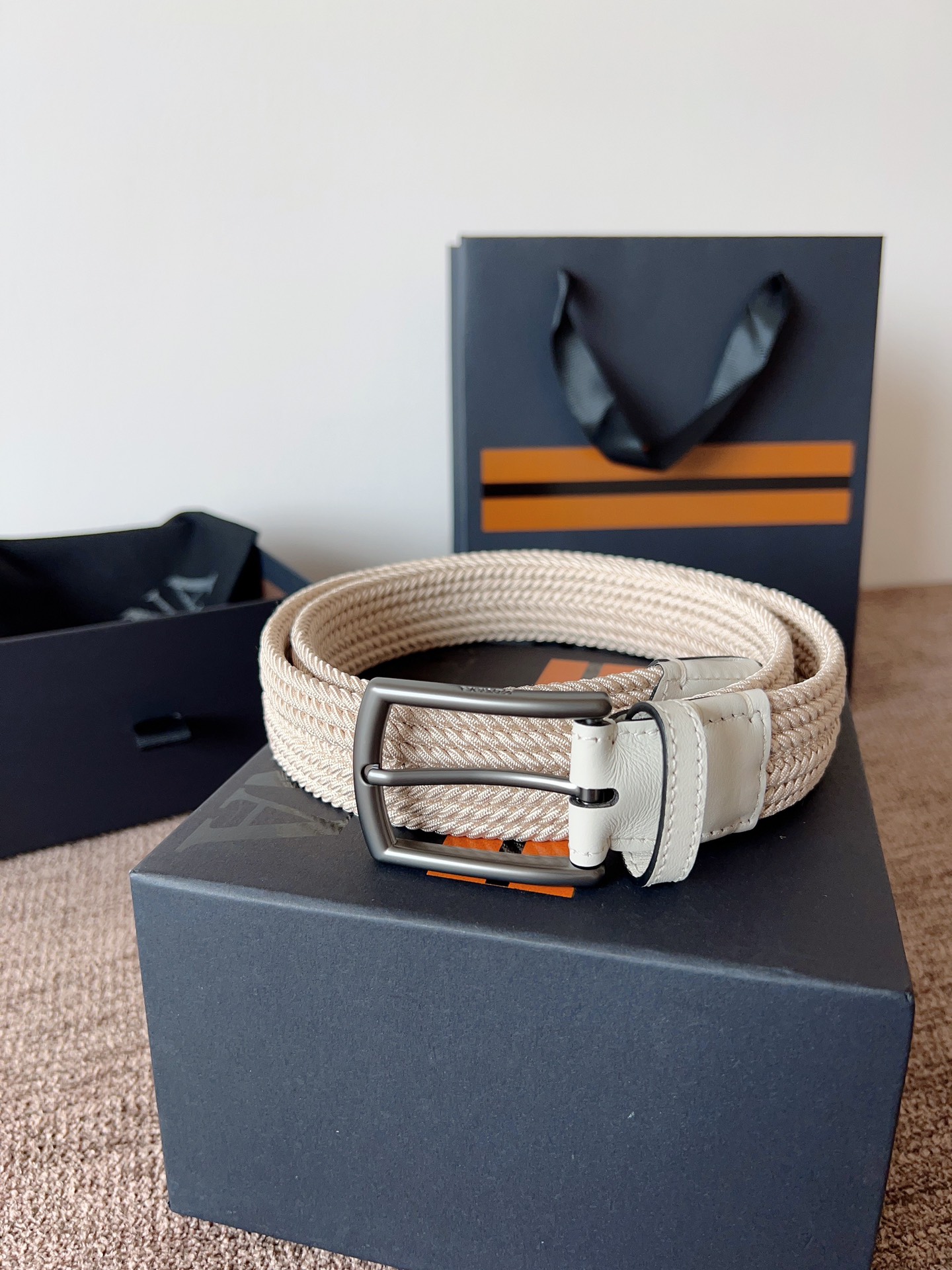 Ermenegildo Zegna 宽 2.5cm · 代购级 杰尼亚 人造丝麻编织 内部高达25股单独高弹力橡筋外层柔软丝滑手感恰如真丝织带弹力和透气性比一般纯棉织带高几个等级夏季清爽穿搭首选