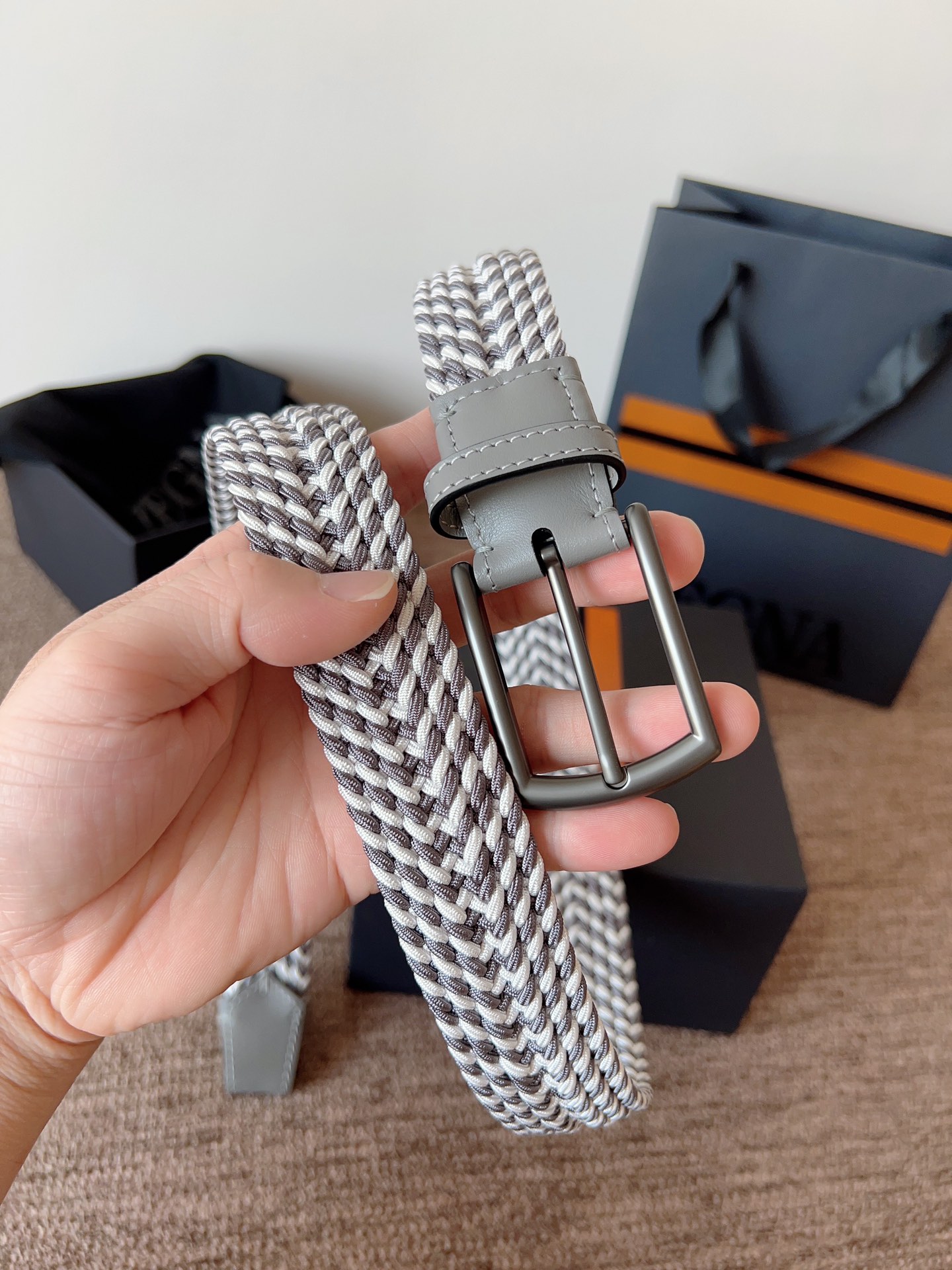 Ermenegildo Zegna 宽 2.5cm · 代购级 杰尼亚 人造丝麻编织 内部高达25股单独高弹力橡筋外层柔软丝滑手感恰如真丝织带弹力和透气性比一般纯棉织带高几个等级夏季清爽穿搭首选