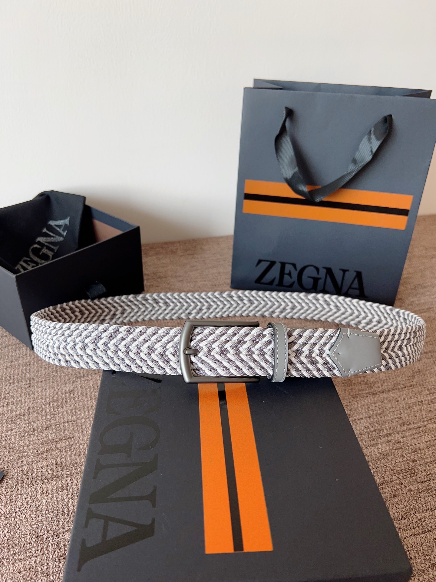 Ermenegildo Zegna 宽 2.5cm · 代购级 杰尼亚 人造丝麻编织 内部高达25股单独高弹力橡筋外层柔软丝滑手感恰如真丝织带弹力和透气性比一般纯棉织带高几个等级夏季清爽穿搭首选