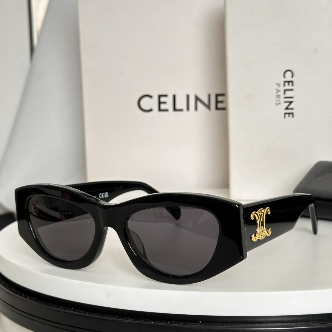 [Celine Eyewear]Recognize the quality of my home and enter the counter without