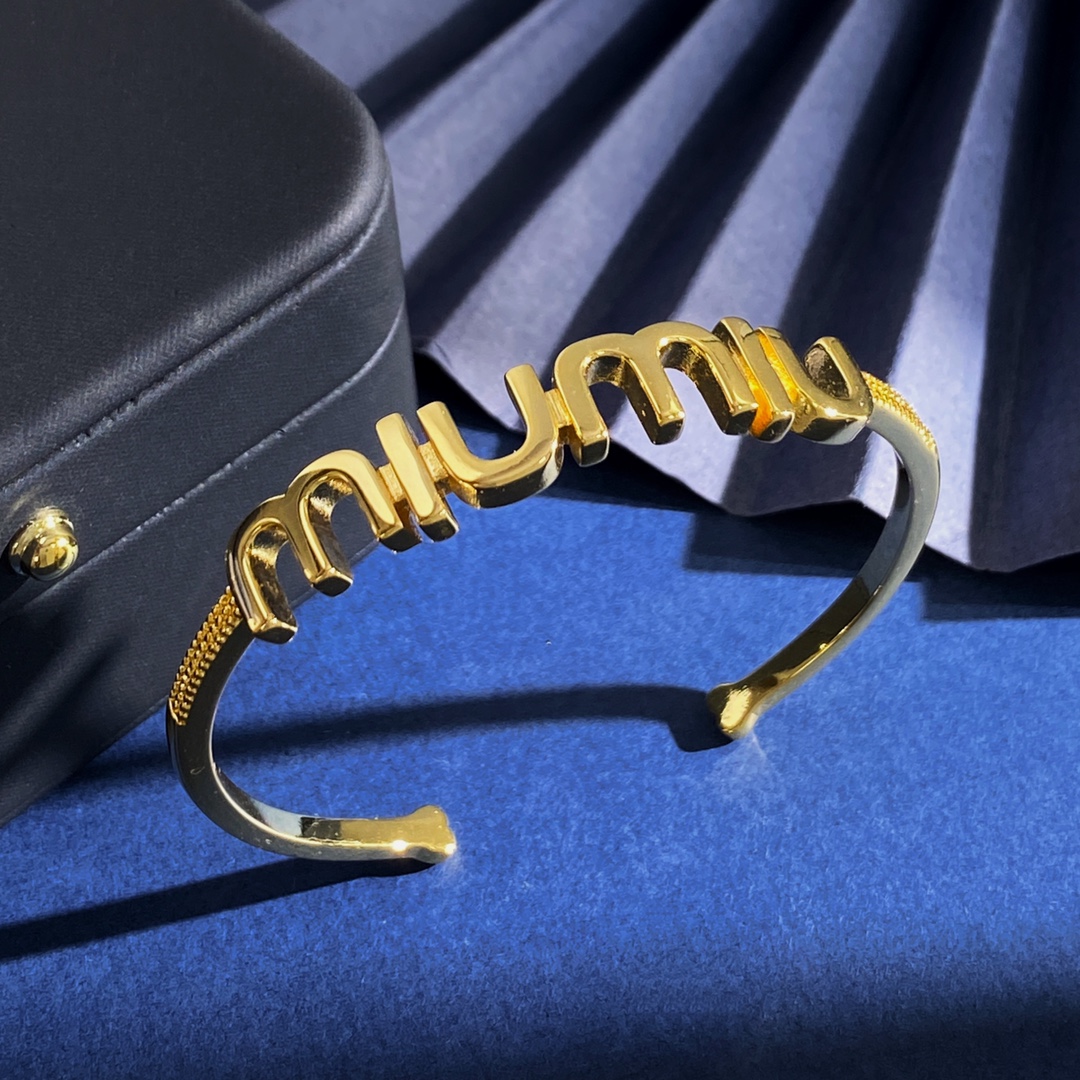 Miumiu Letter C Open Bracelet: Euro-American Fashion Metallic Sense, Brass Material, Gold