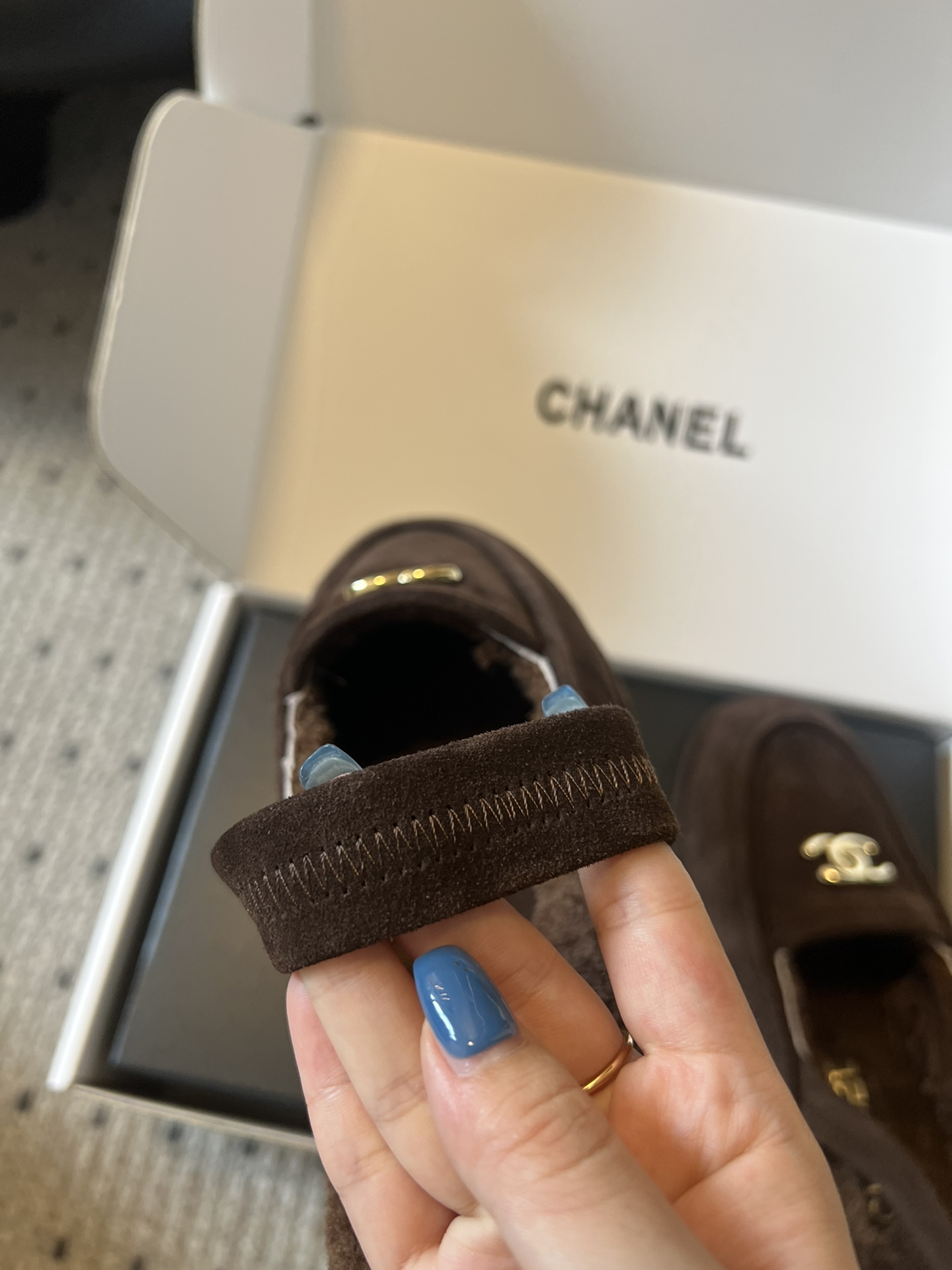
代购级 Chane* 25A泰迪毛毛 小香乐福鞋单鞋

香奶奶新品乐福鞋 设计简约高级，超级百搭款！双