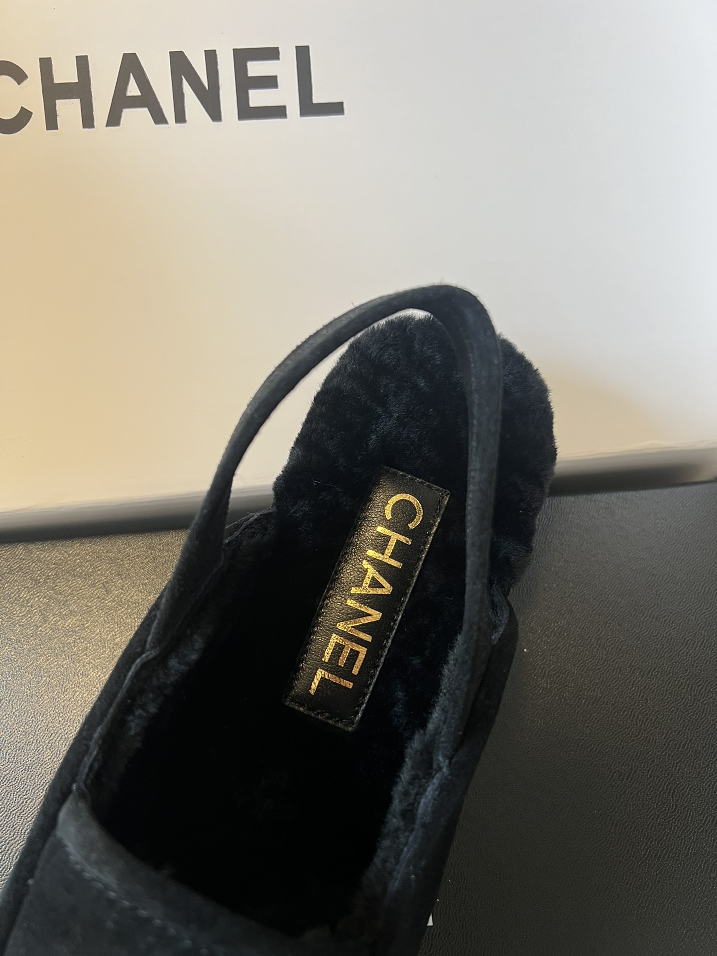 
代购级 Chane* 25A泰迪毛毛 小香乐福鞋单鞋

香奶奶新品乐福鞋 设计简约高级，超级百搭款！双