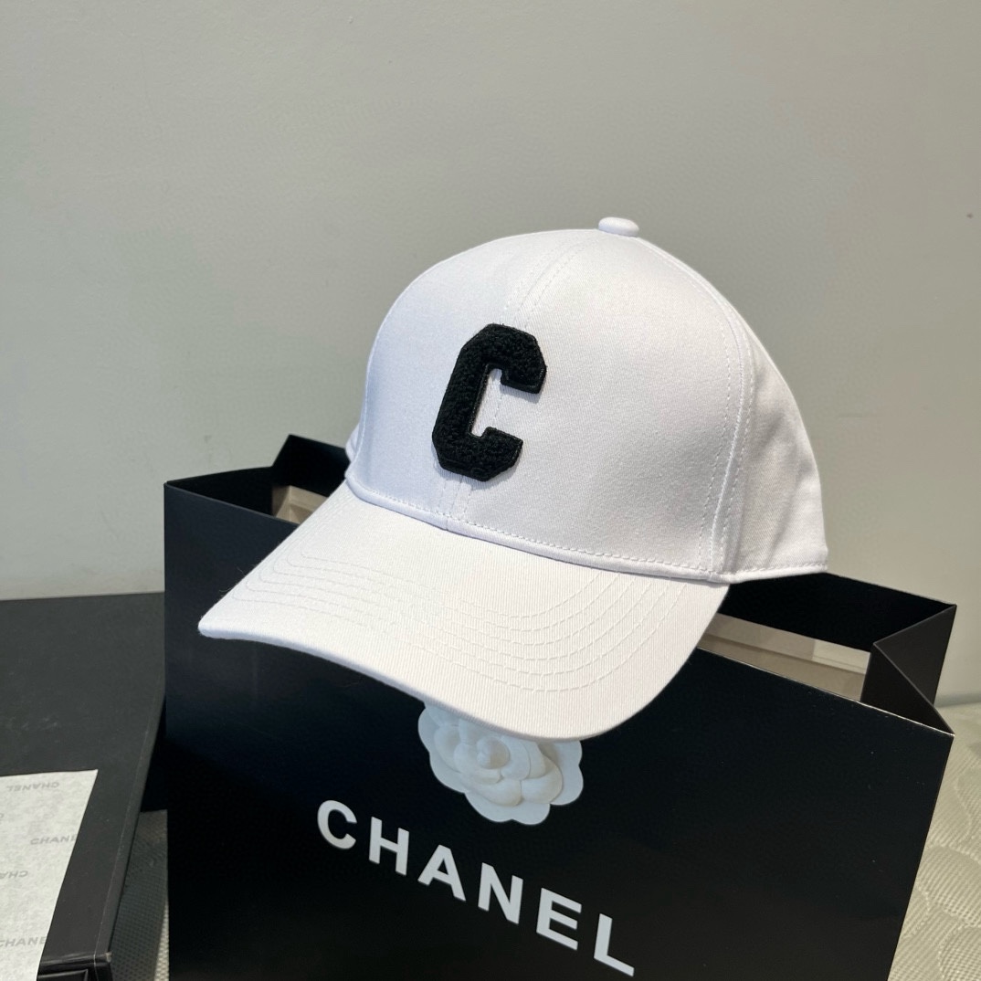 P

celine赛琳鸭舌帽