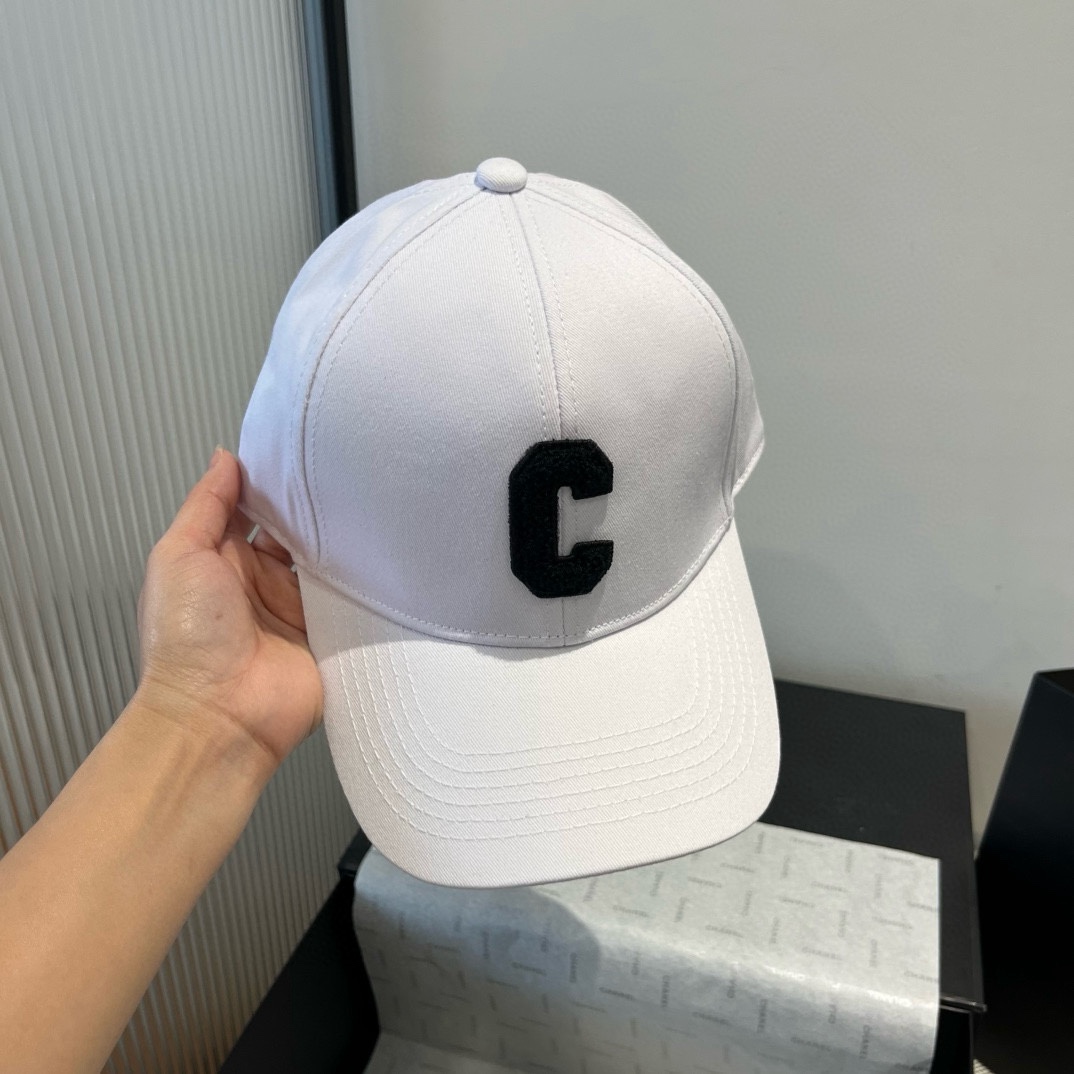 P

celine赛琳鸭舌帽