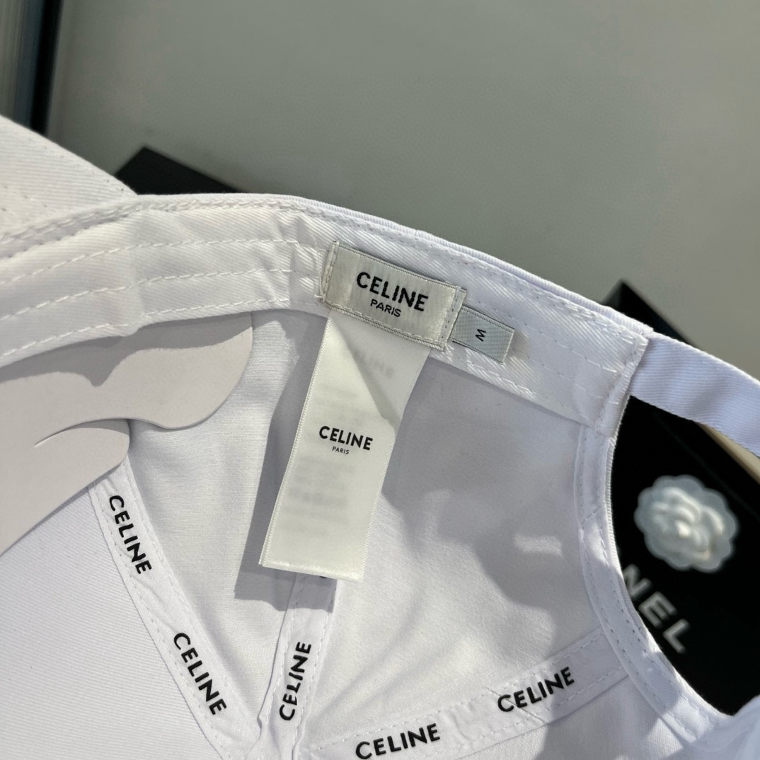 P

celine赛琳鸭舌帽