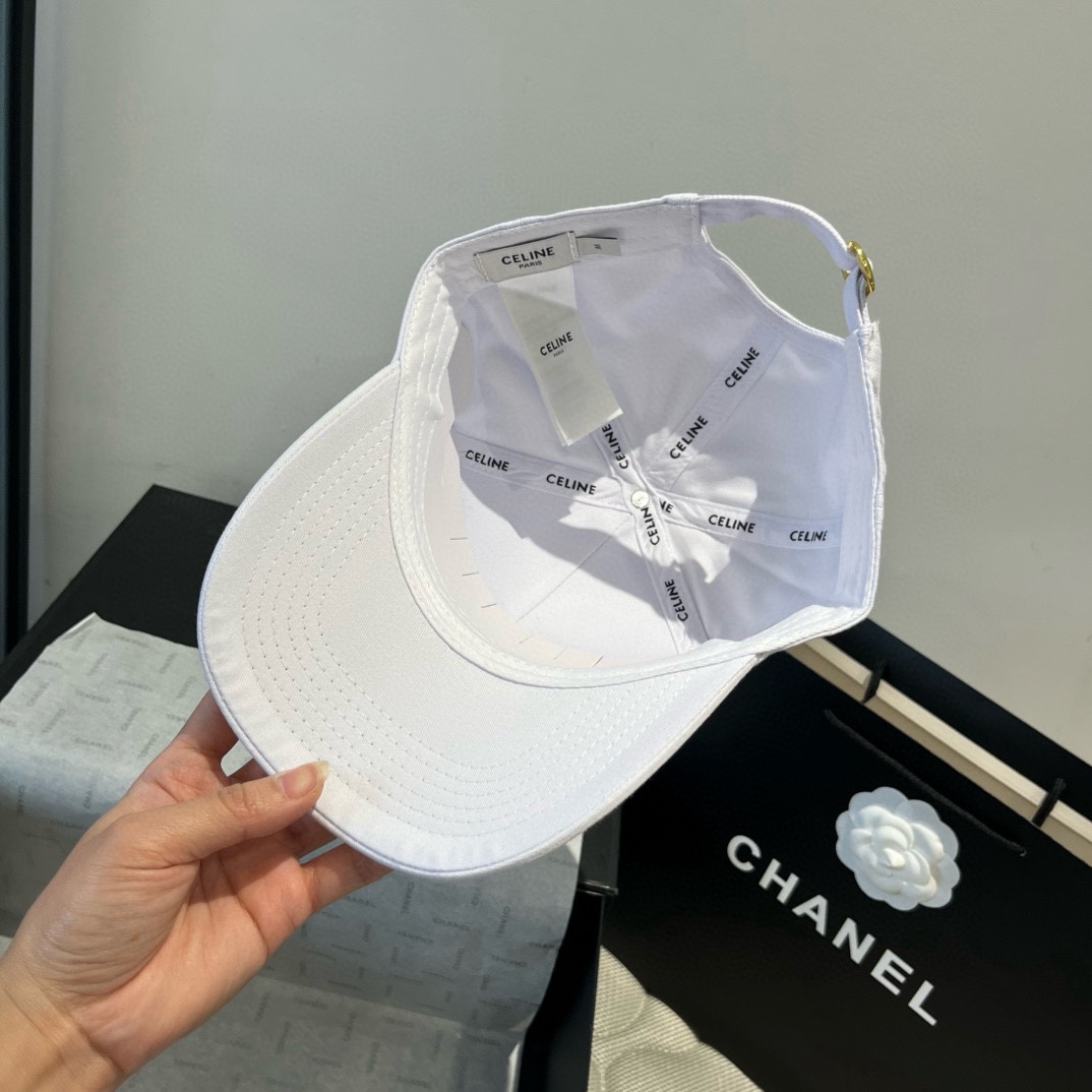 P

celine赛琳鸭舌帽