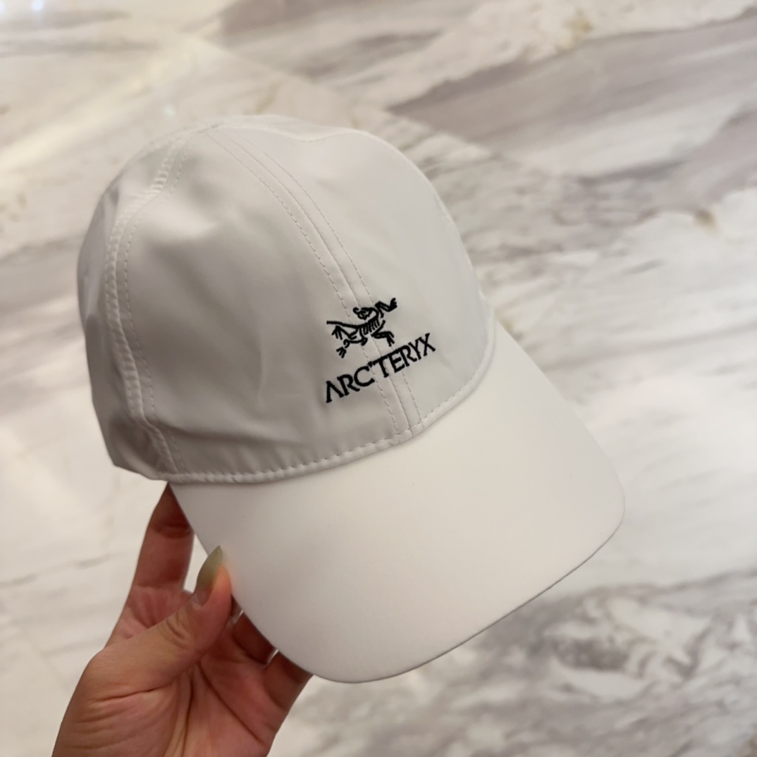 

始祖鸟 新款高版本速干面料棒球帽，大牌同步，超好搭配，出货！