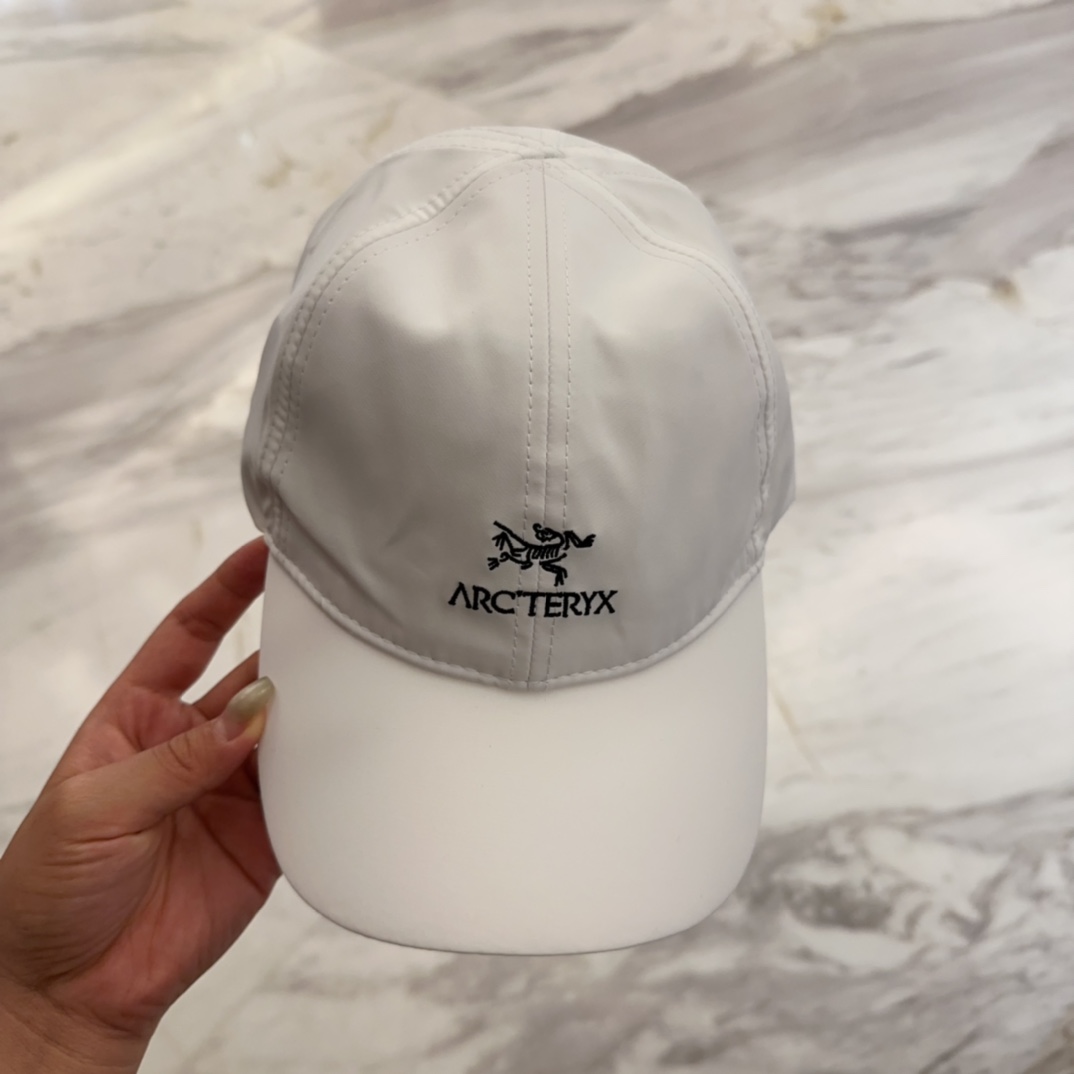 

始祖鸟 新款高版本速干面料棒球帽，大牌同步，超好搭配，出货！