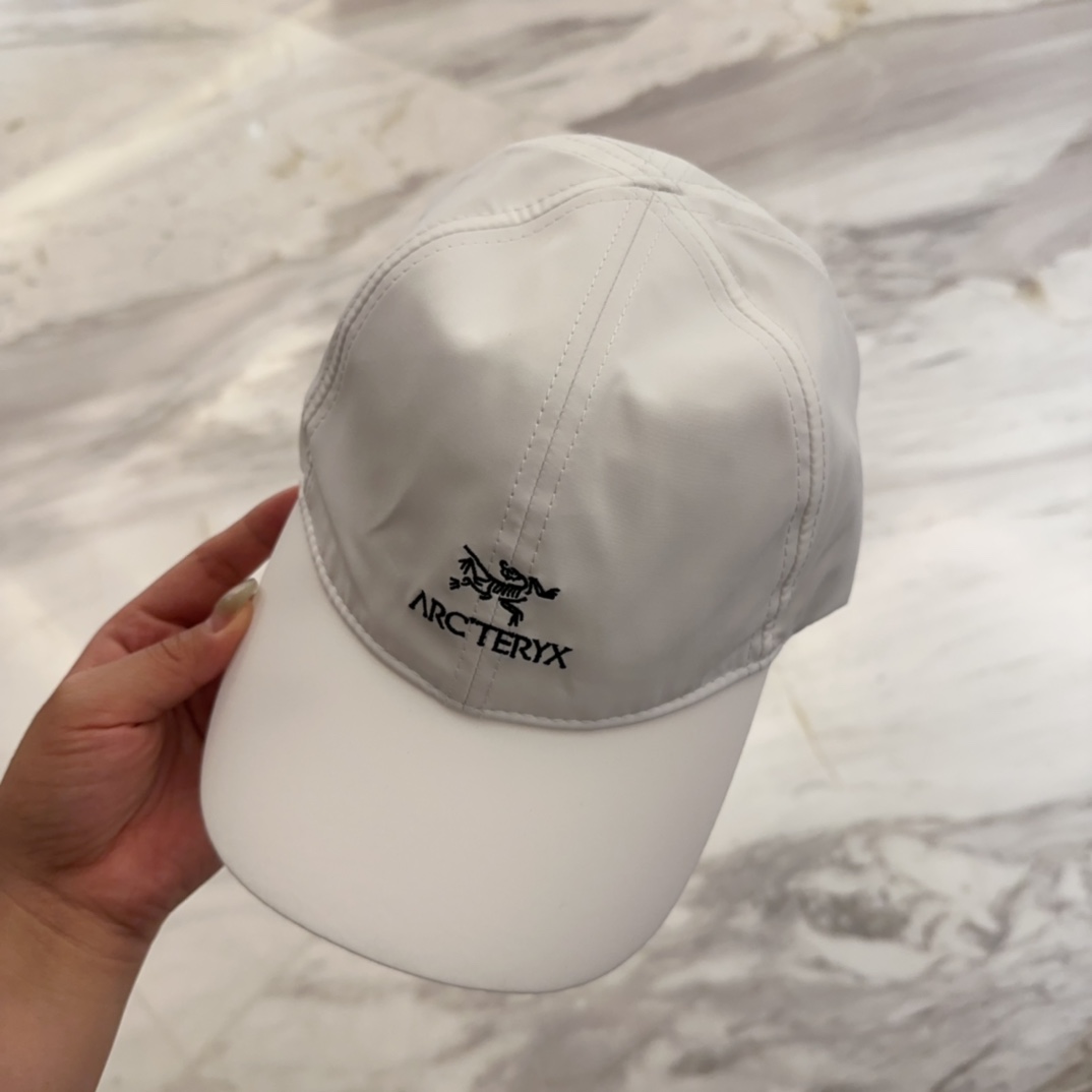 

始祖鸟 新款高版本速干面料棒球帽，大牌同步，超好搭配，出货！