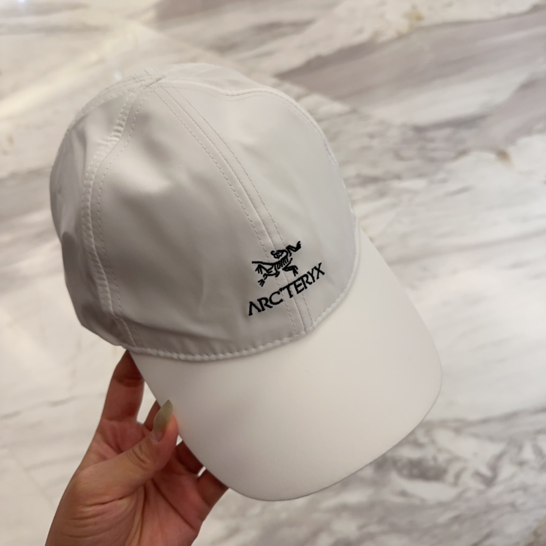 

始祖鸟 新款高版本速干面料棒球帽，大牌同步，超好搭配，出货！