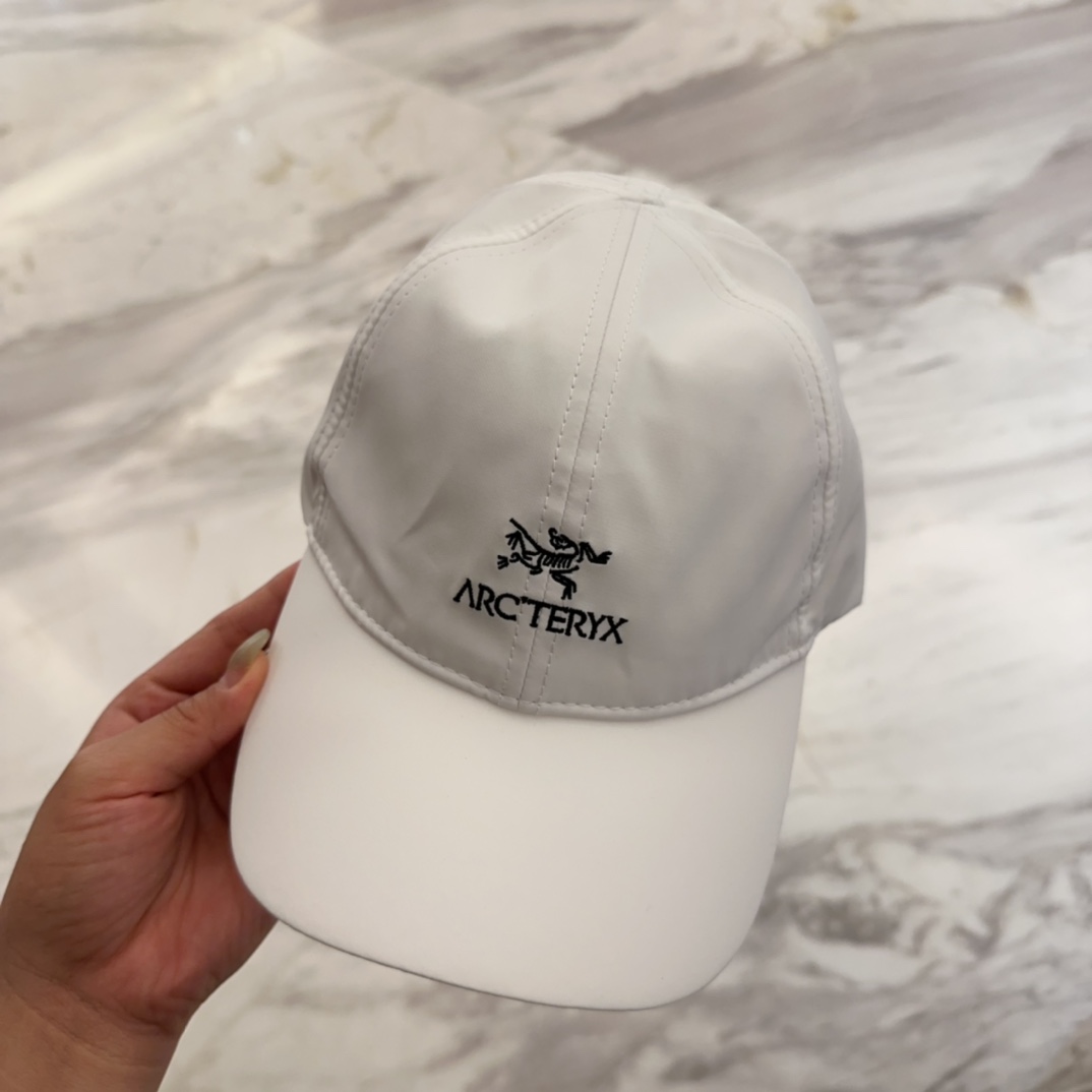 

始祖鸟 新款高版本速干面料棒球帽，大牌同步，超好搭配，出货！