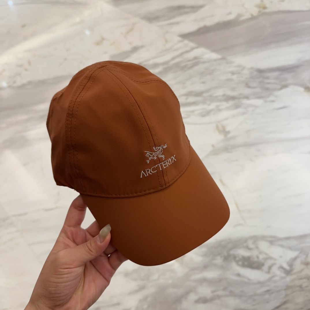 

始祖鸟 新款高版本速干面料棒球帽，大牌同步，超好搭配，出货！