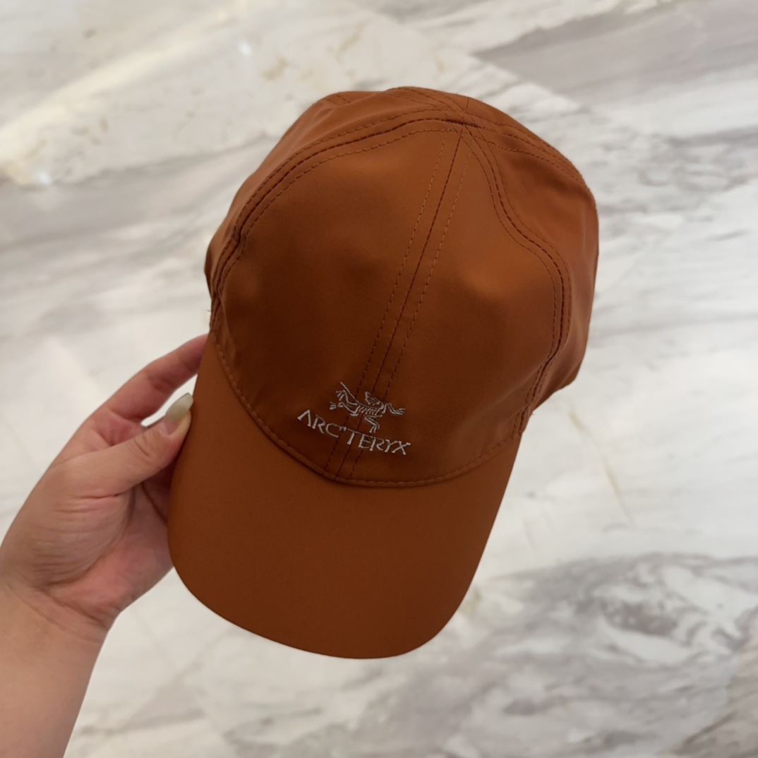 

始祖鸟 新款高版本速干面料棒球帽，大牌同步，超好搭配，出货！