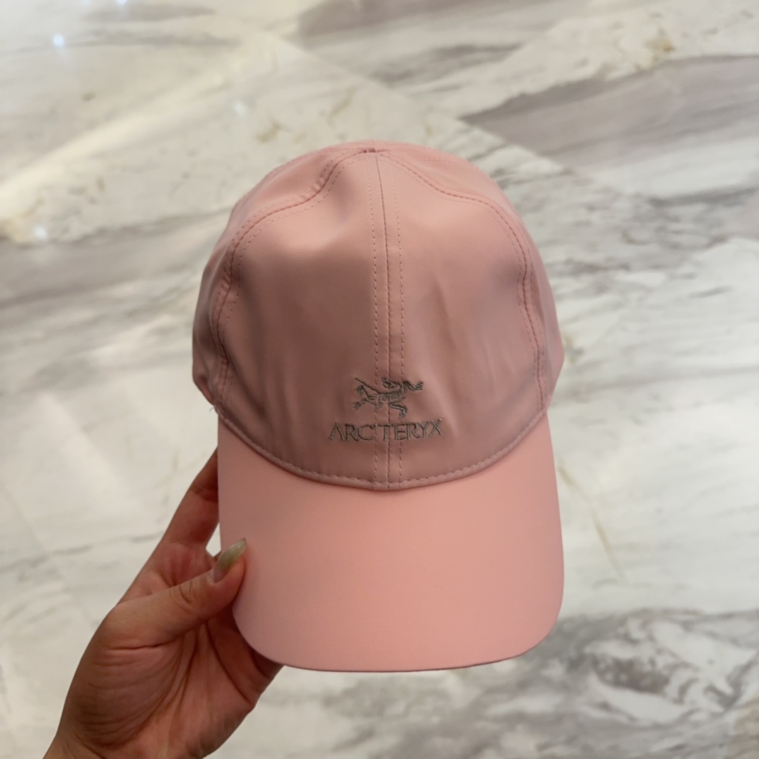 

始祖鸟 新款高版本速干面料棒球帽，大牌同步，超好搭配，出货！