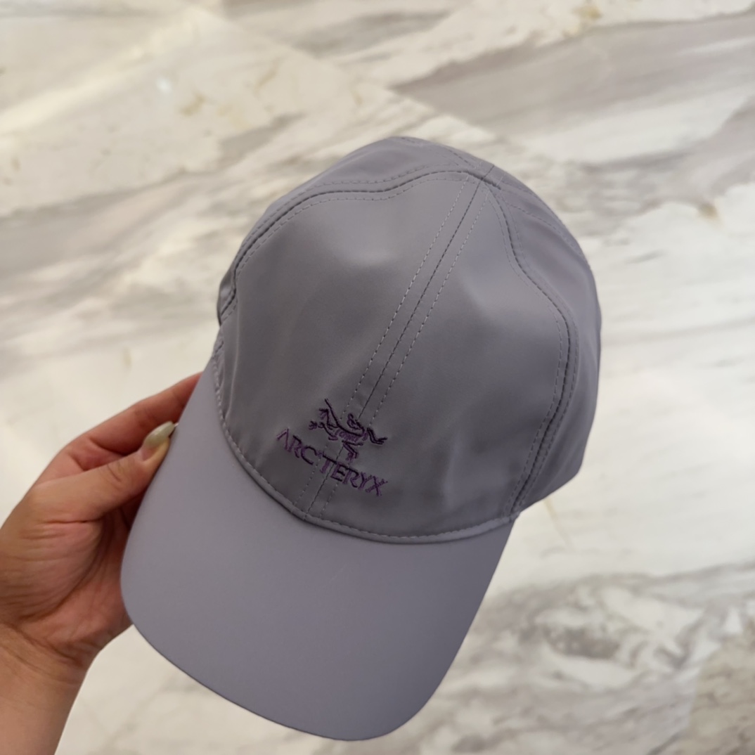 

始祖鸟 新款高版本速干面料棒球帽，大牌同步，超好搭配，出货！