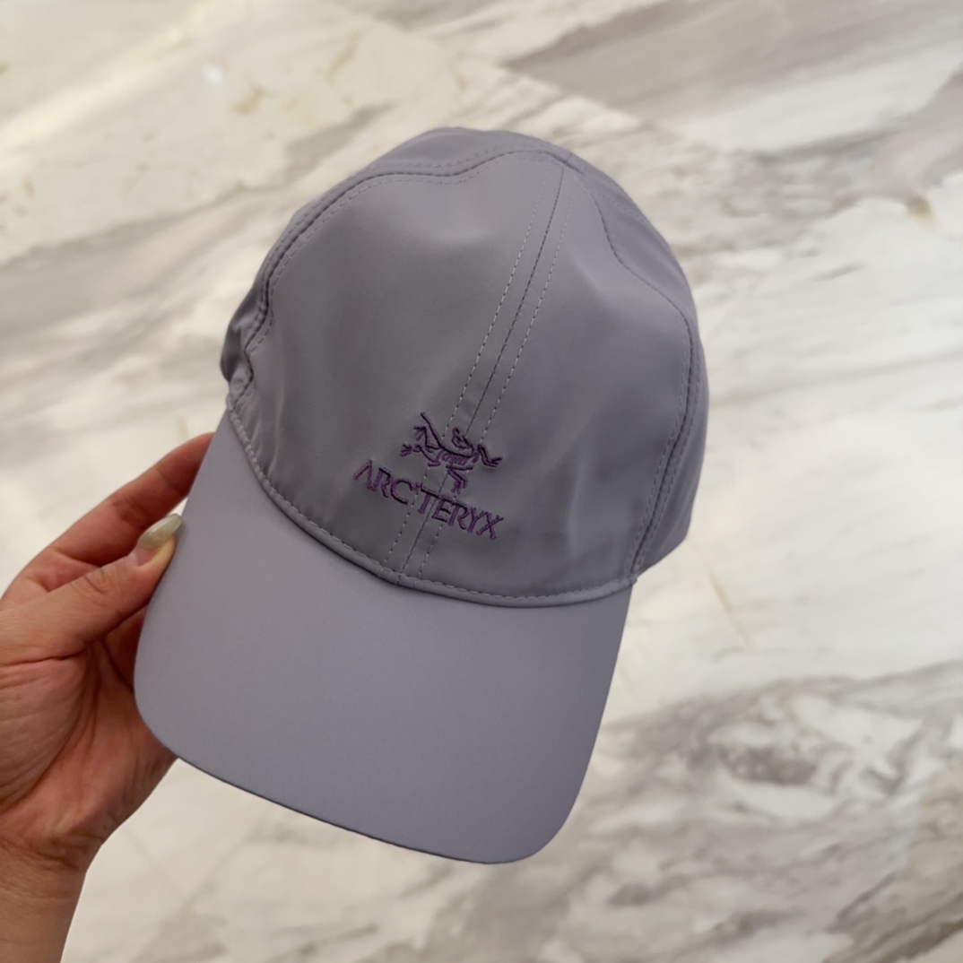 

始祖鸟 新款高版本速干面料棒球帽，大牌同步，超好搭配，出货！